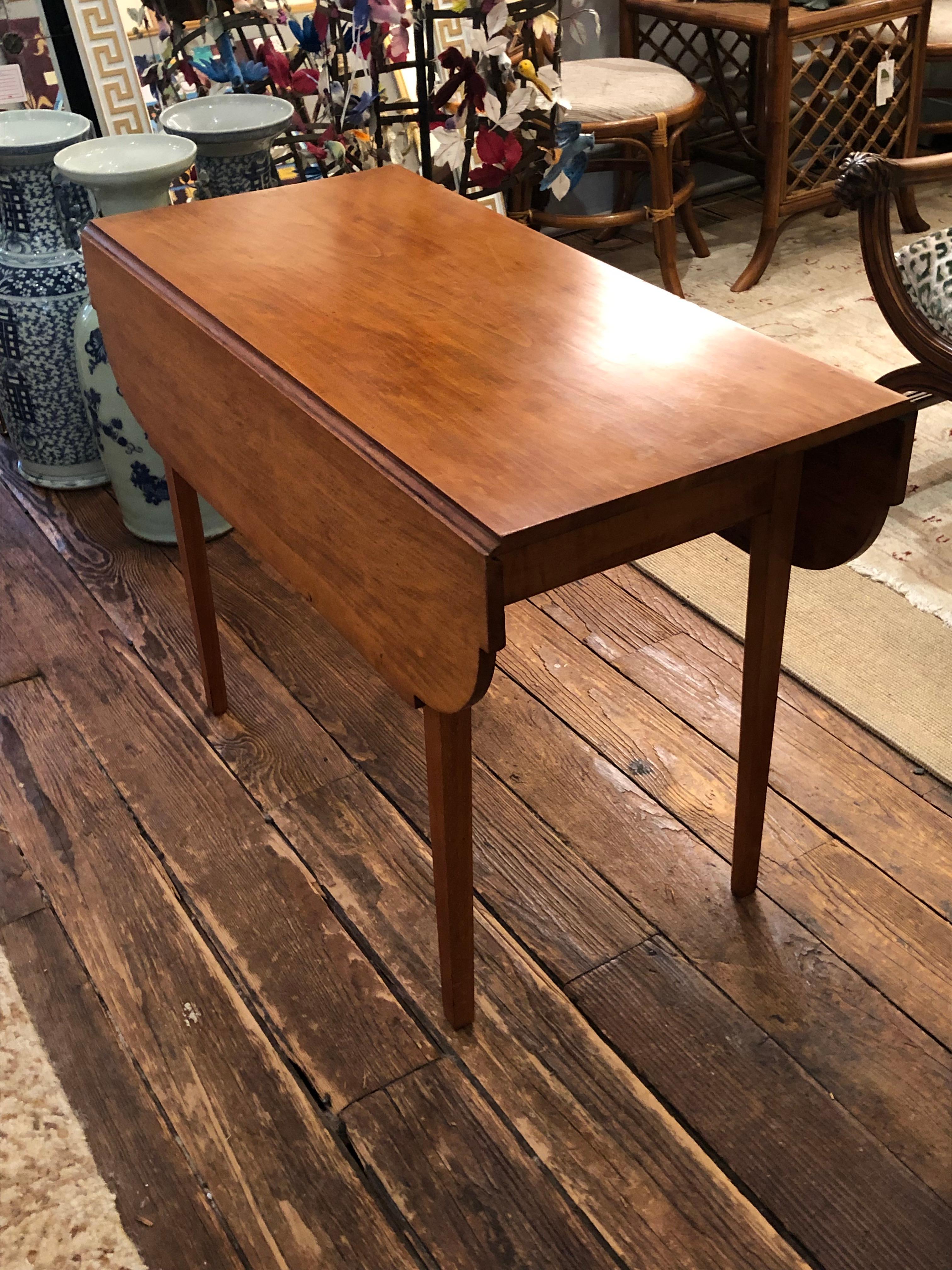 Vintage Versatile Pine Drop Leaf Pembroke Table For Sale 3