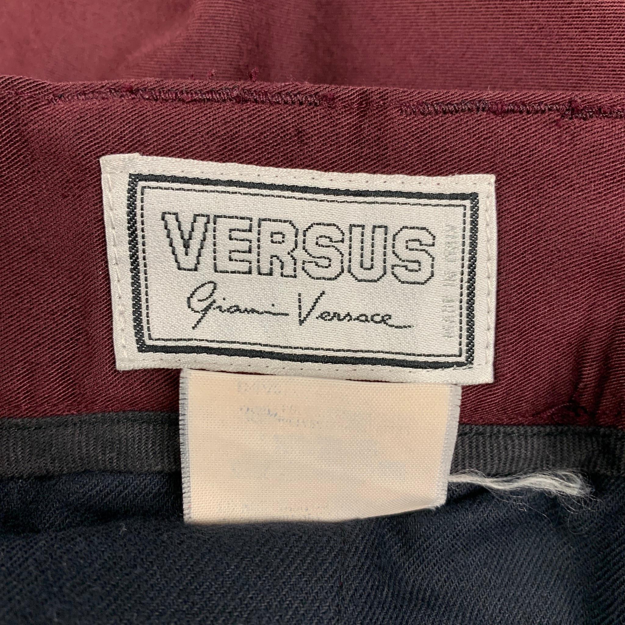 Vintage VERSUS by GIANNI VERSACE Size 32 Burgundy Pleated Wide Leg Casual Pants In Good Condition In San Francisco, CA