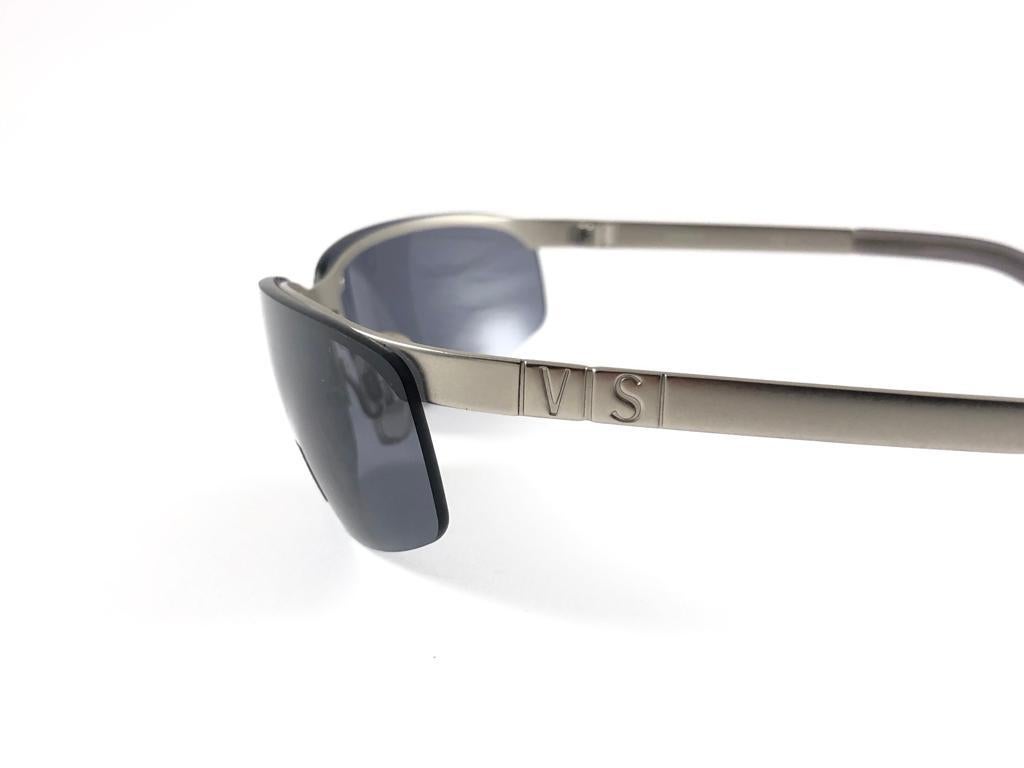Women's or Men's Vintage Versus Versace Mod L26 Half Frame Sunglasses 1990's Made in Italy Y2K For Sale