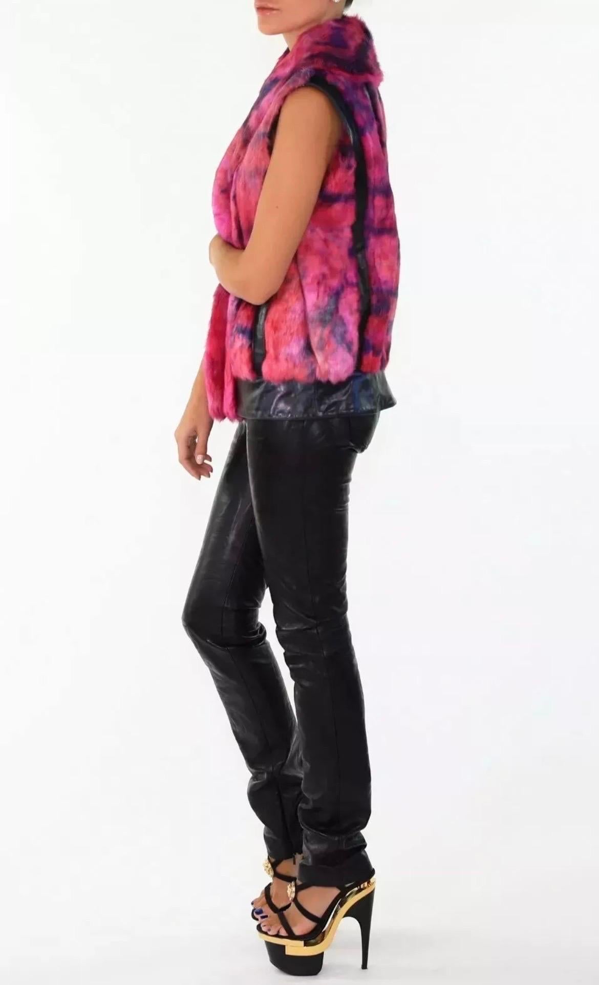 Women's Vintage Versus Versace Pink Fur Vest Sleeveless Jacket With Black Leather For Sale