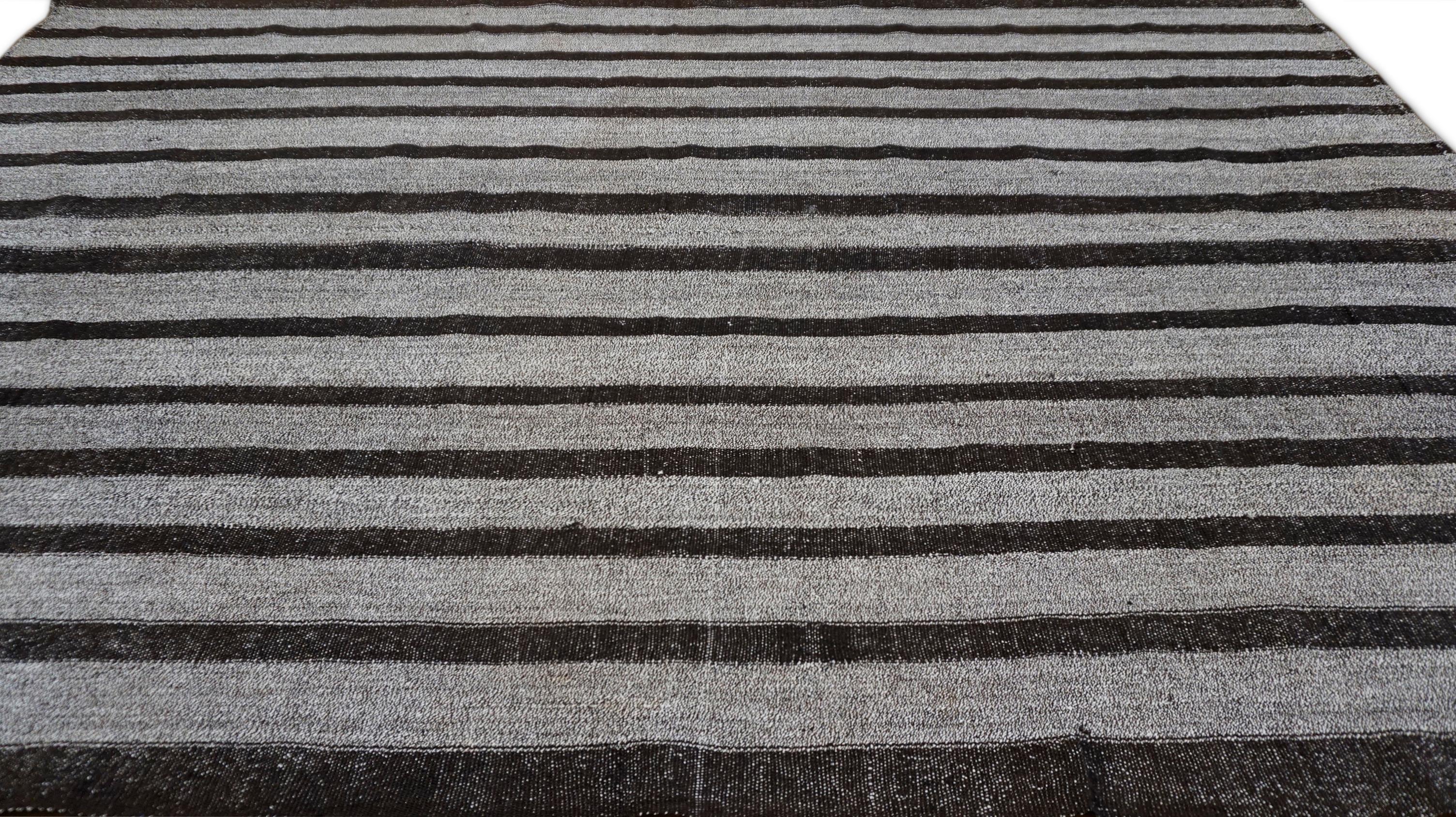 Vintage Vertikales Streifenmuster Grau Braun Hanf Kilim 6'9''x10' (Türkisch) im Angebot
