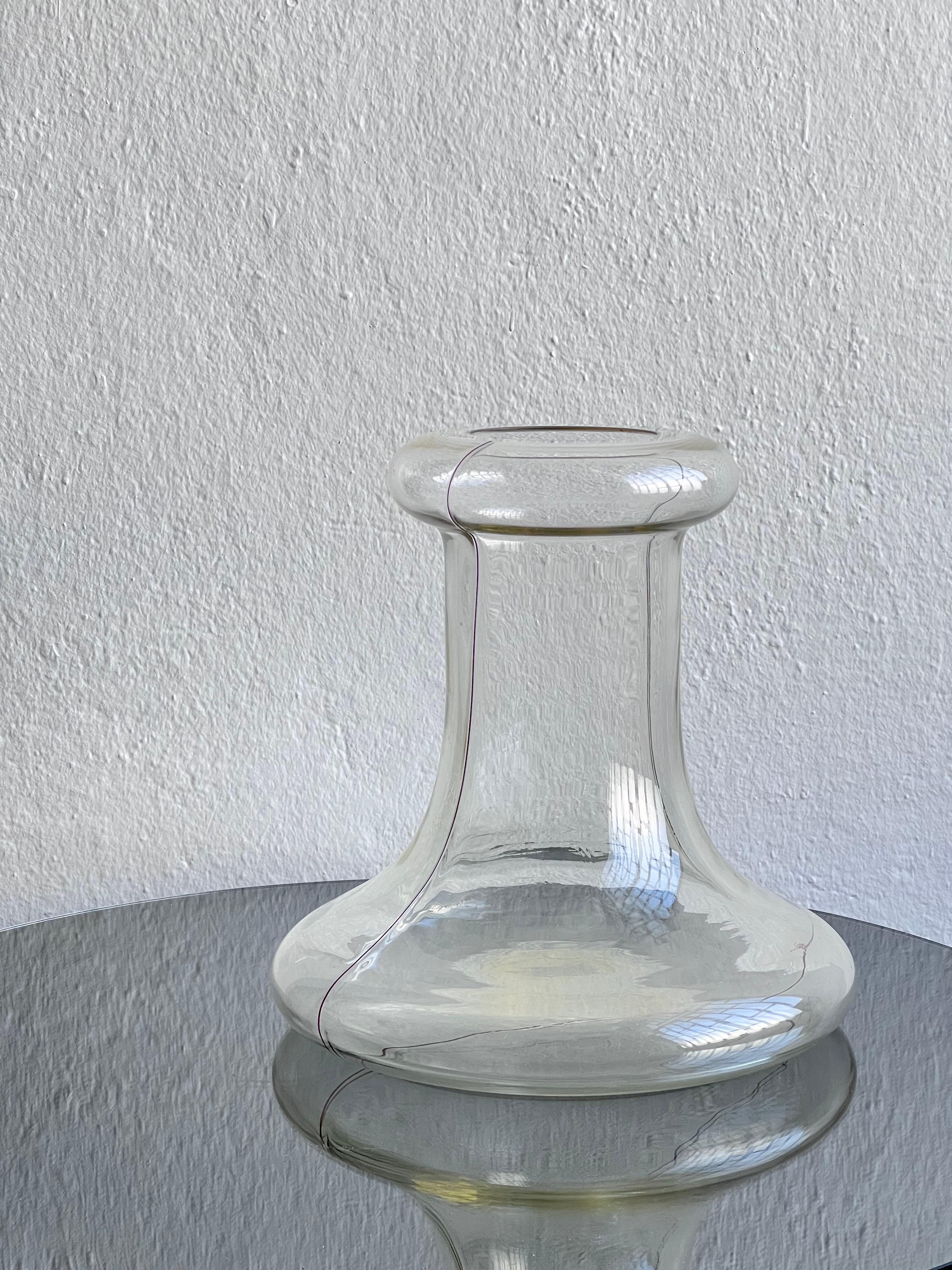 Verre d'art Très grand vase vintage en forme de cloche en verre de Murano transparent avec décoration filigrane en vente