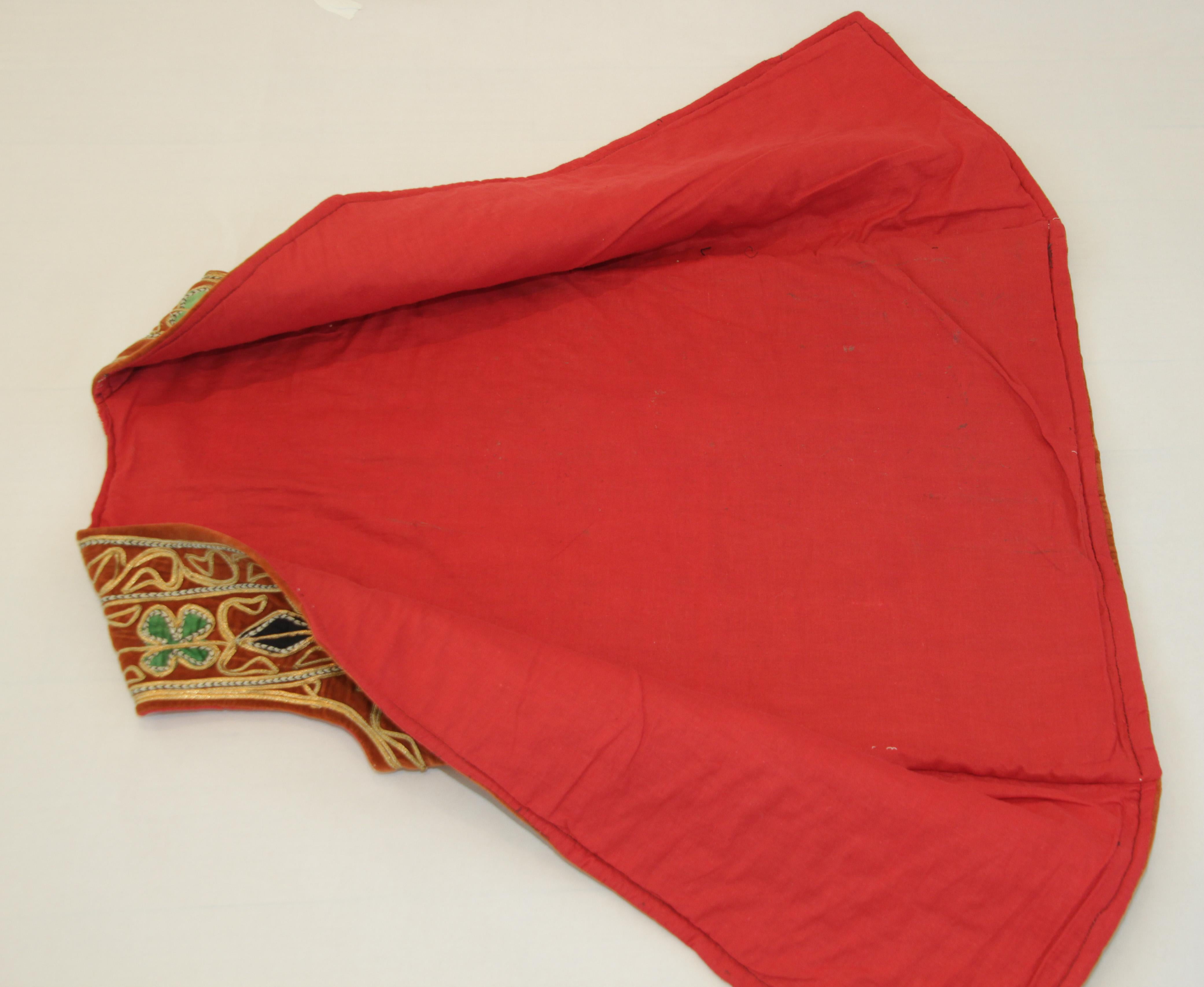 Vintage Vest Velvet Embroidered Asian Ethnic Boho Chic Jacket 1970's For Sale 10