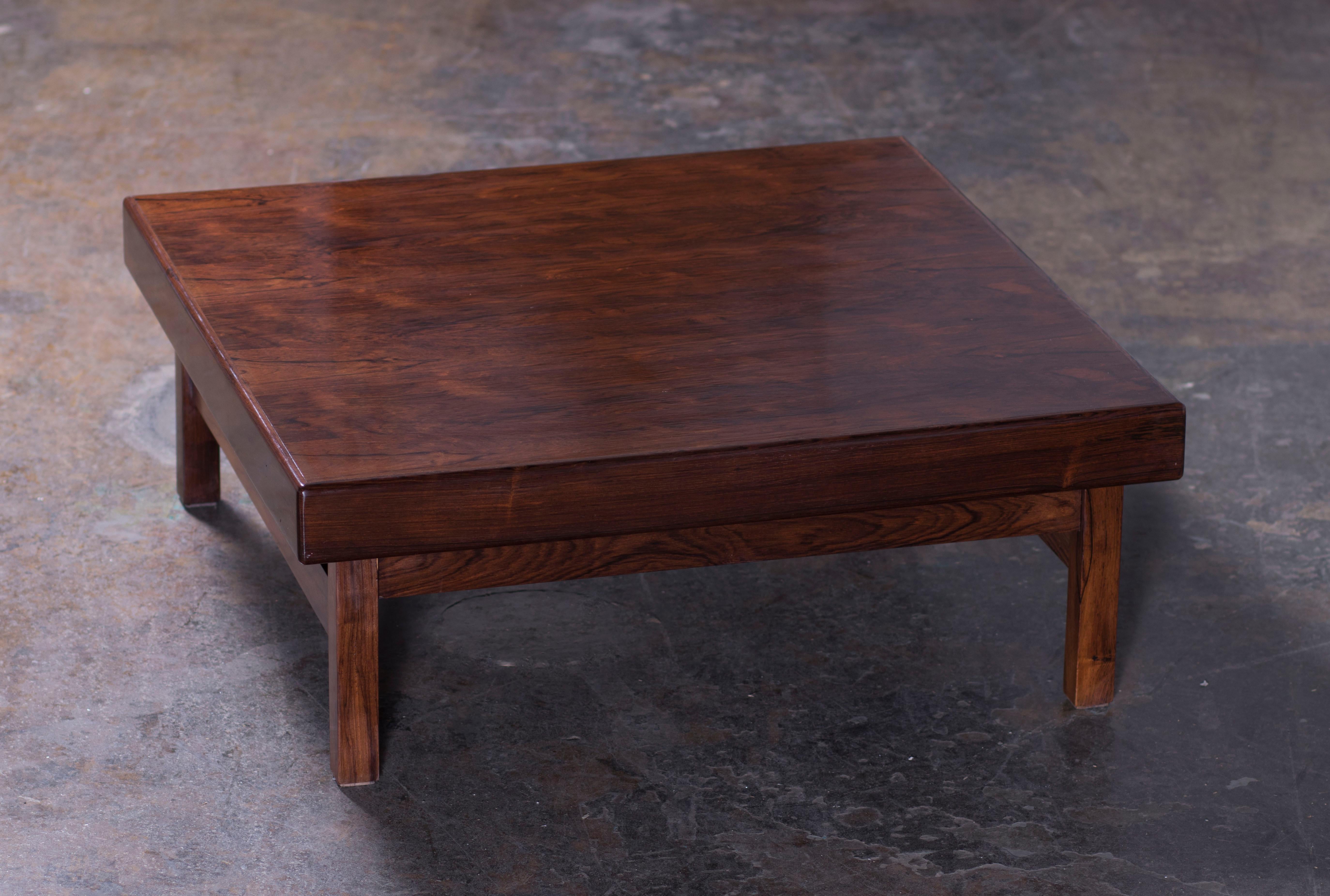 rodrigues coffee table