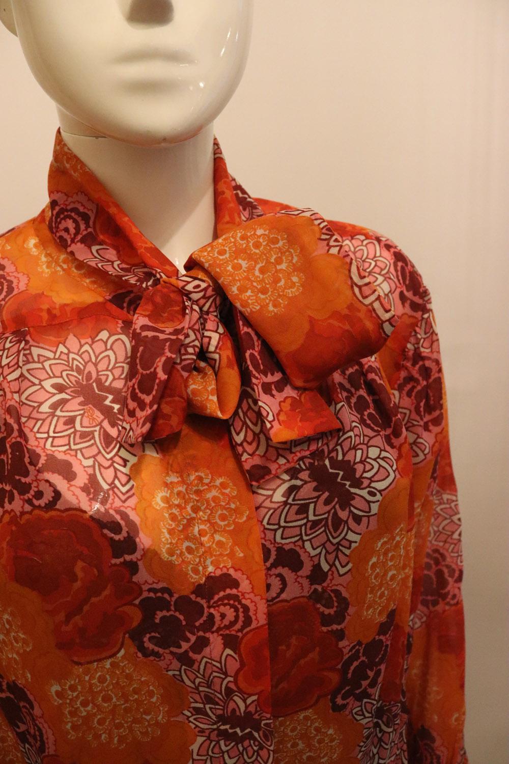 Vintage Vibrant Colour Pussy Bow Blouse In Good Condition For Sale In London, GB