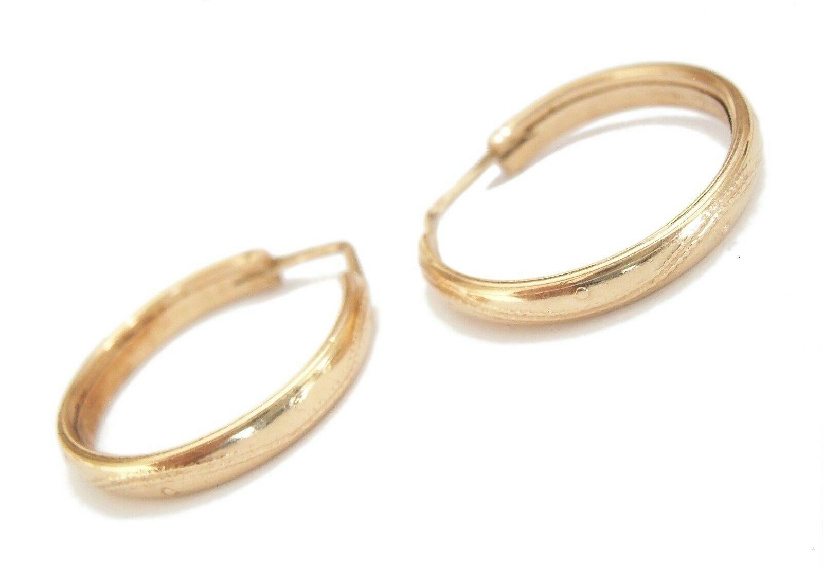 Classical Roman Vintage Vicenza 14K Gold Hoop Earrings, Hand Made, Italy, Mid 20th Century For Sale