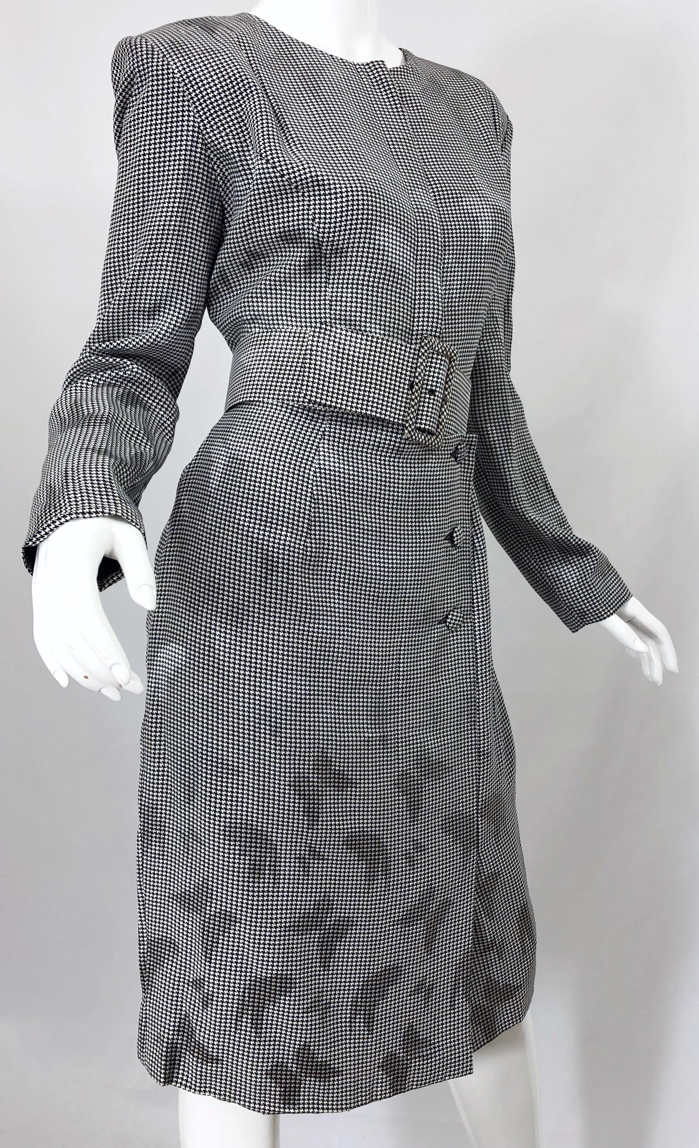 1980s Vicky Tiel Couture Sz 10 12 Negro Blanco Pata de gallo Mariposa Vestido de seda en venta 9