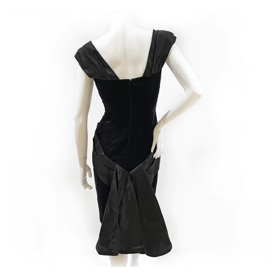 Vintage Victor Costa Black Velvet Dress In Excellent Condition For Sale In Los Angeles, CA