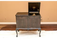 Vintage Victor Victrola Disc Phonograph Cabinet