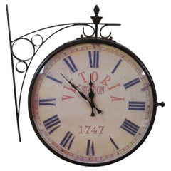 Vieille horloge murale de chemin de fer Victoria Station 1747 à double face 18 pouces