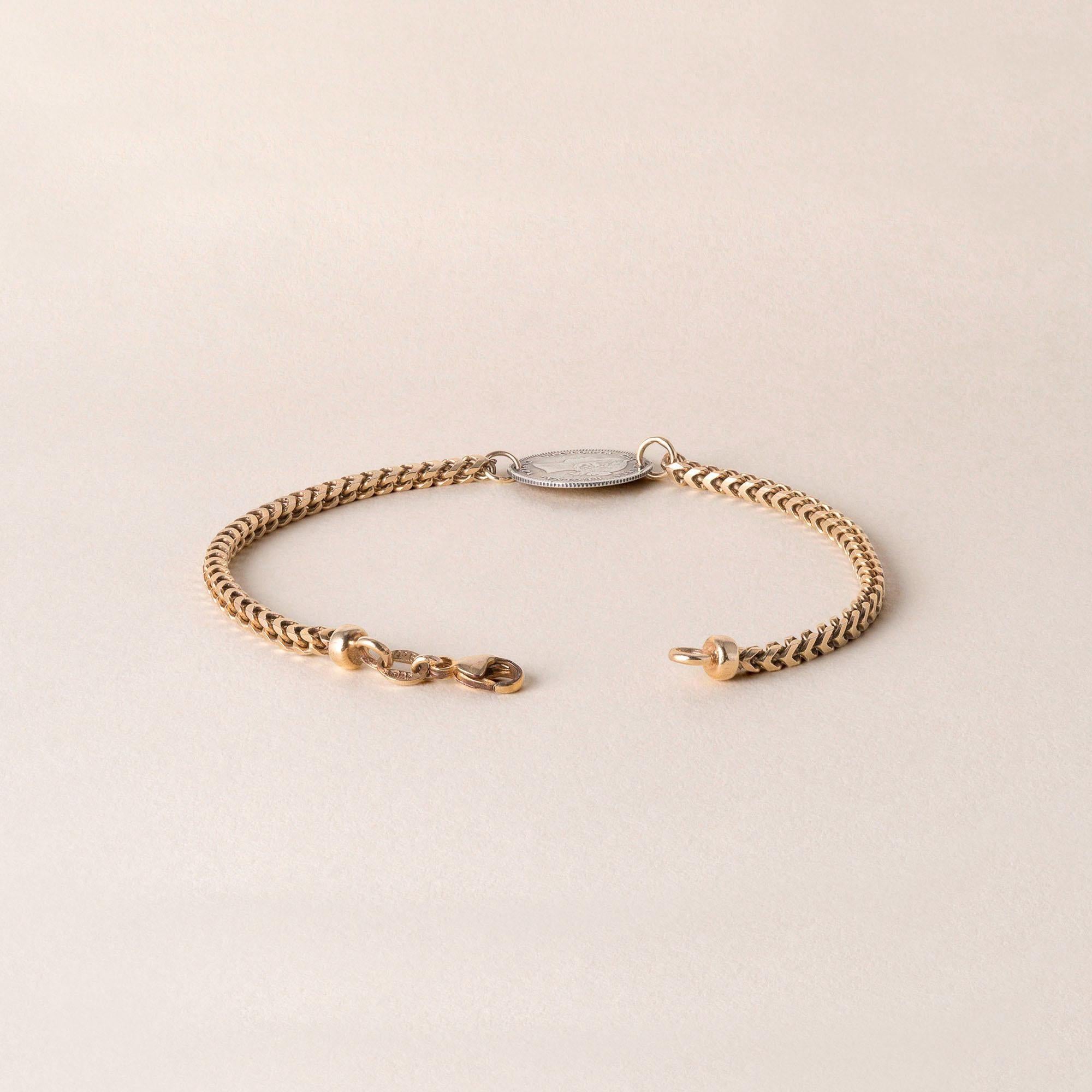 Vintage Victoria the Great Canadian Coin Charm Bracelet 9K Yellow Gold For Sale 3