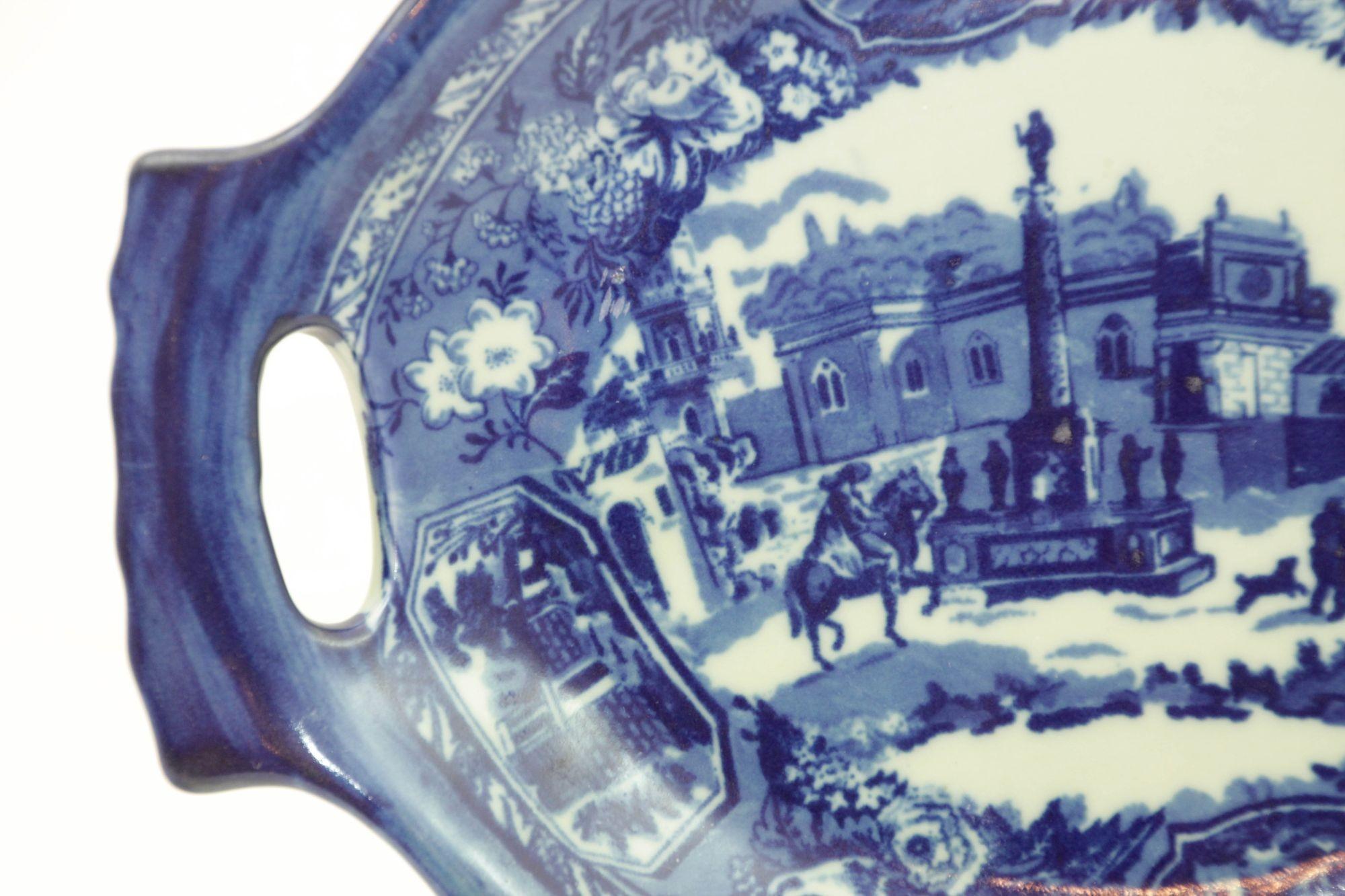 Vintage Victoria Ware Ironstone Flow Blau und Weiß Servierplatte mit Griffen im Angebot 4