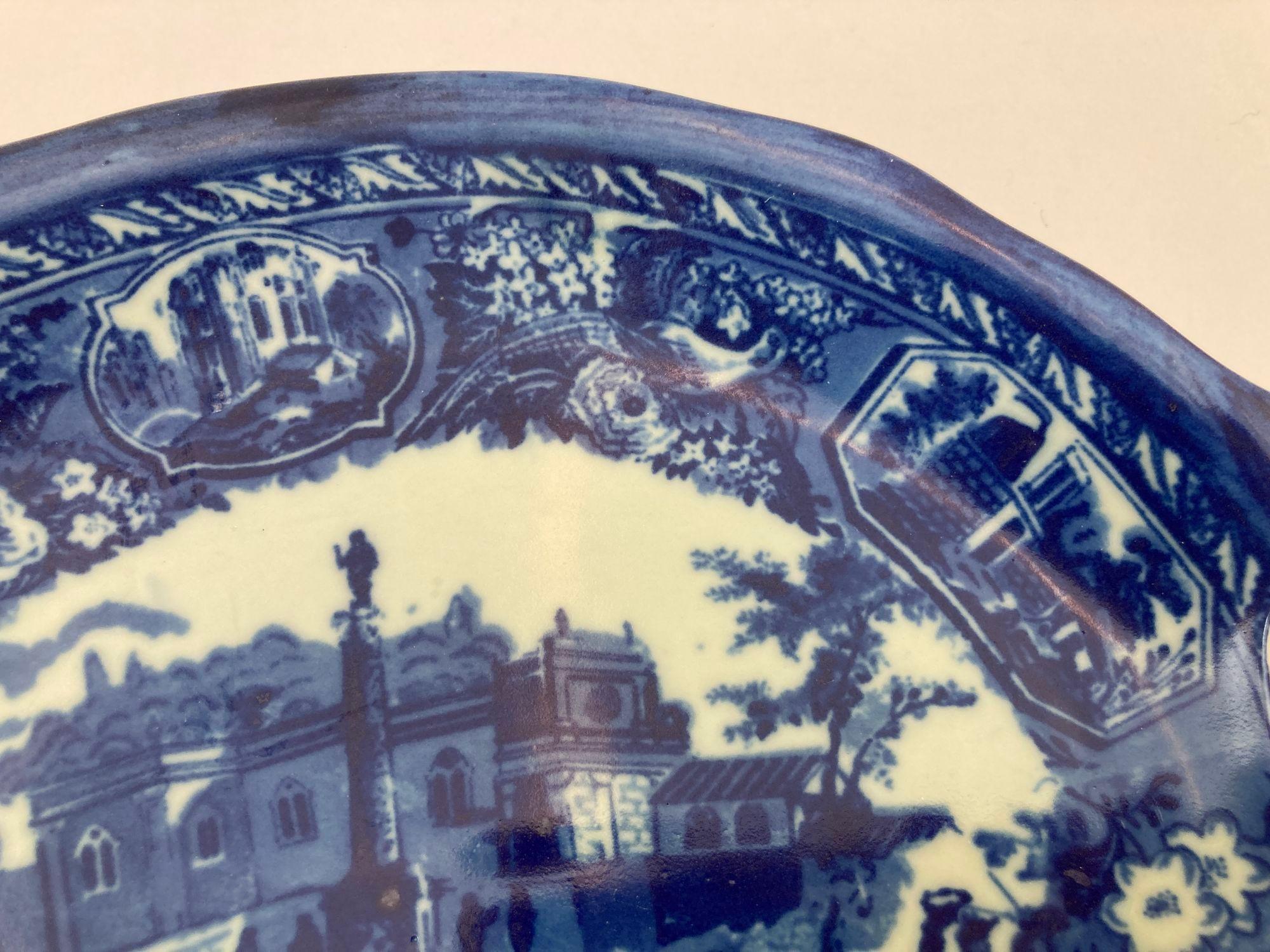 Vintage Victoria Ware Ironstone Flow Blau und Weiß Servierplatte mit Griffen im Angebot 1