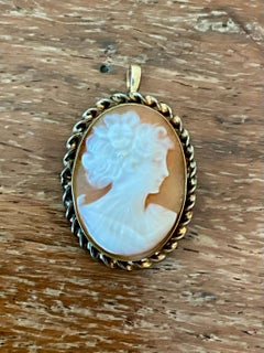 Vintage Victorian 12k Handcarved Cameo Pendant Brooch
