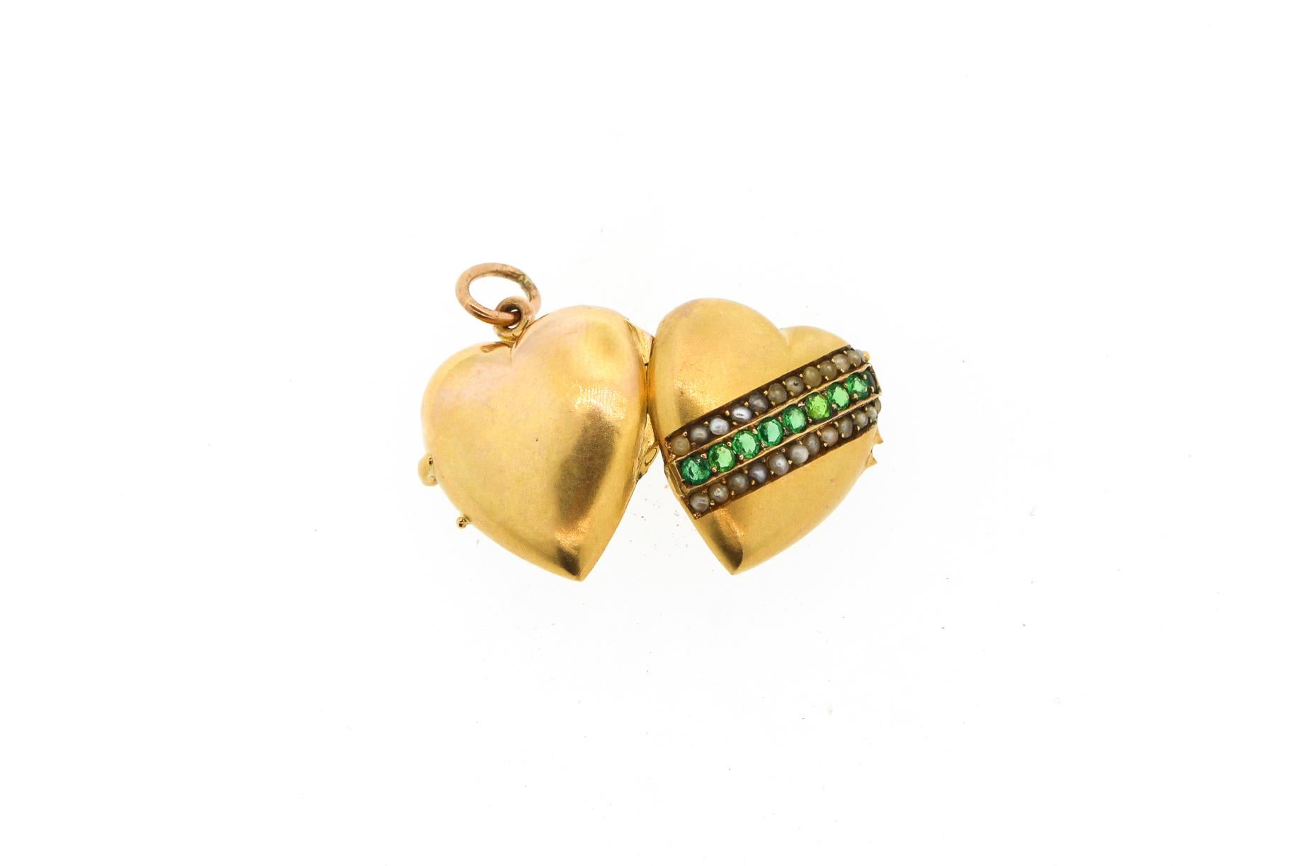 Vintage Victorian 14 Karat Gold Pearl Demantoid Heart Locket Pendant In Good Condition In New York, NY