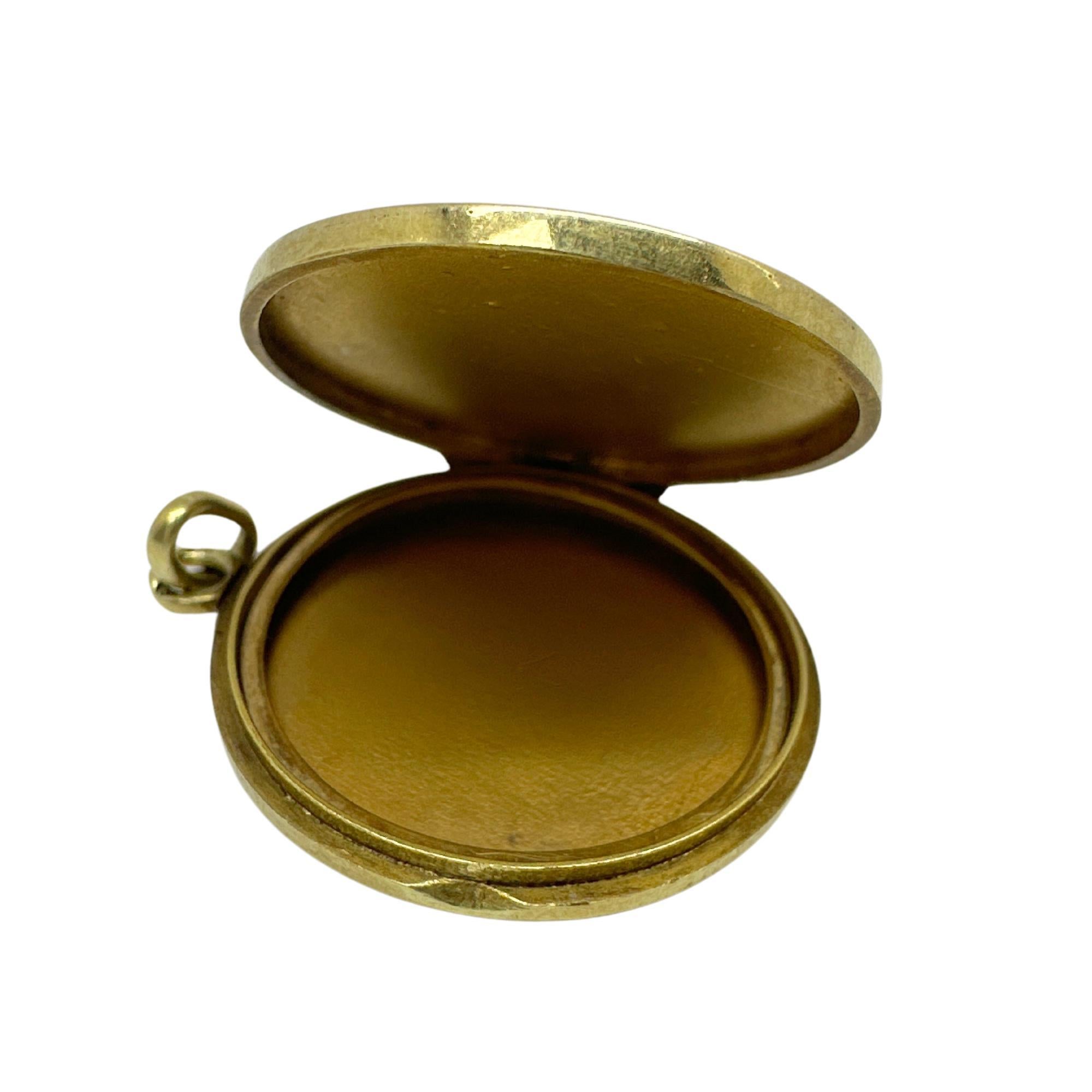 Vintage Victorian 14K Yellow Gold and Blue Enamel Locket Pendant For Sale 1