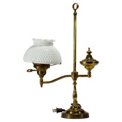 Lampe d'étude victorienne vintage en laiton avec abat-jour en verre blanc