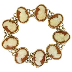 Vintage Victorian Cameo Bracelet in 14 Karat Yellow Gold and Carved Carnelian