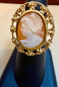 Vintage Victorian Carved Shell Lady  Cameo Ring in 18 Karat Yellow Gold Size 7