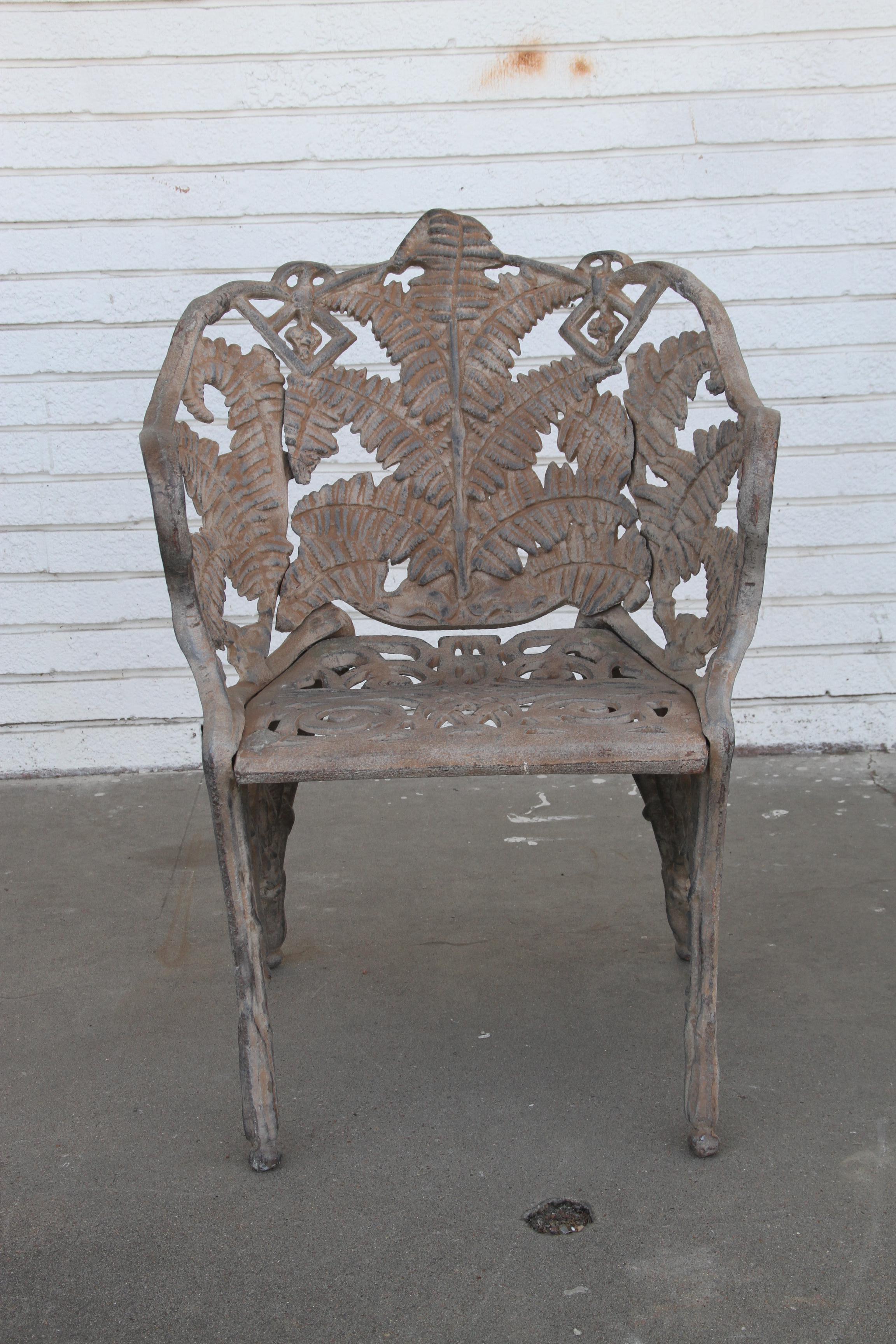 Vintage Victorian Cast Iron Patio Stuhl


Ein antiker viktorianischer Gartenstuhl aus Gusseisen mit Farnblattmotiv.

Siehe Couch auch verfügbar.


