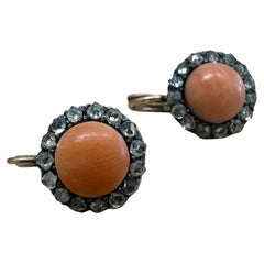 Orecchini penzolanti in corallo e rosa d'epoca vittoriana