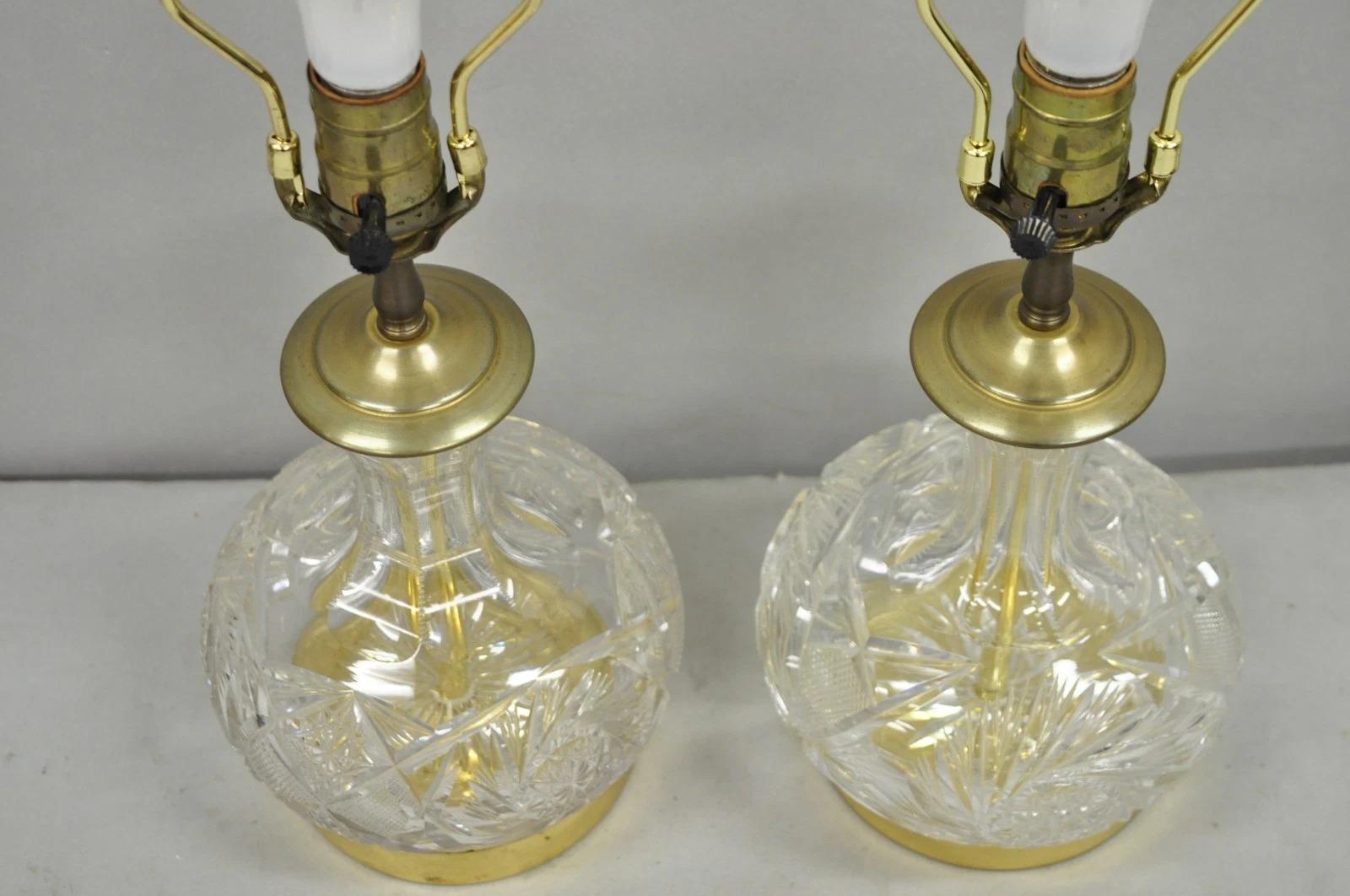 Vintage Victorian Cut Crystal Bleiglas kleine Glühbirne Tischlampen - ein Paar (20. Jahrhundert) im Angebot
