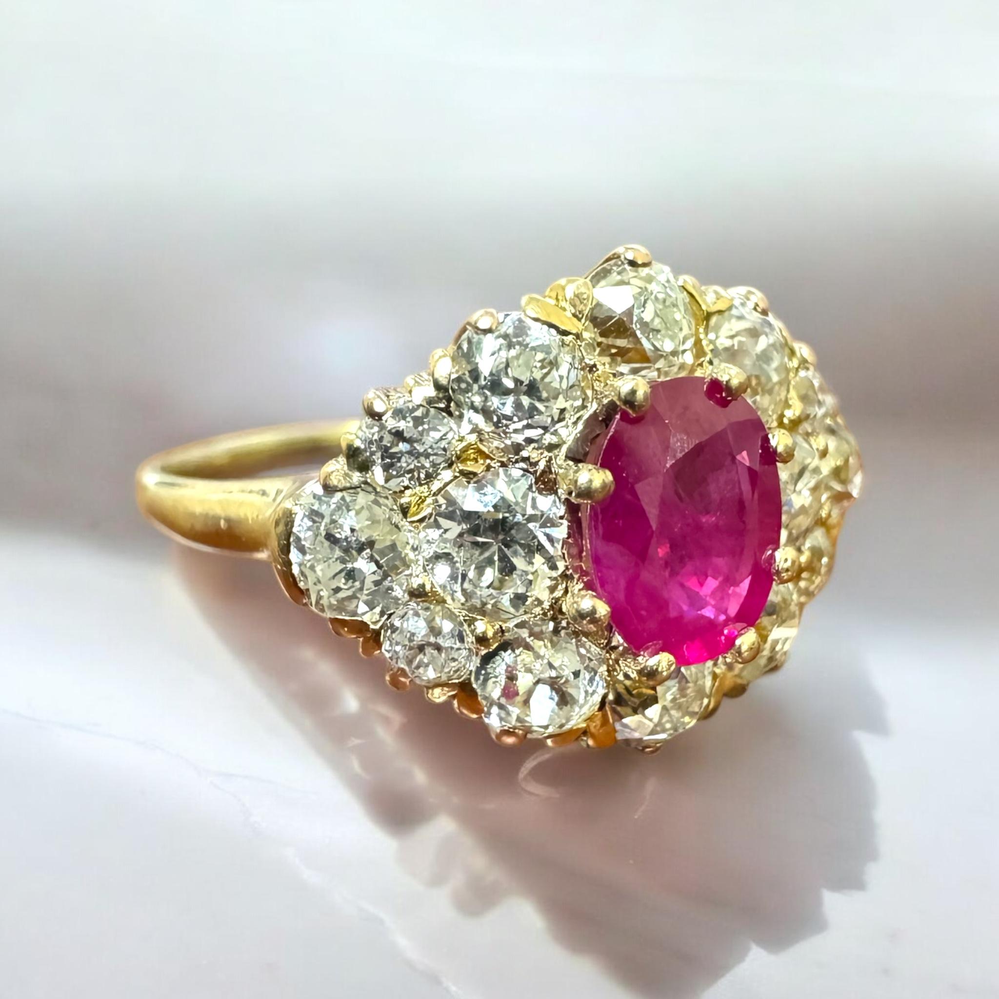 Wir lieben immer einen schönen Vintage-Diamant & Edelstein-Cluster!!

Ring Details
MATERIAL: 14K Gelbgold
Epoche: Viktorianisch 1840 - 1900
Kopfbreite: 12.9mm
Kopfhöhe: 6,7 mm
Gewicht: 4,8 Gramm
Schaftbreite: 1,5 mm
Fingergröße: 8
Größenordnung auf