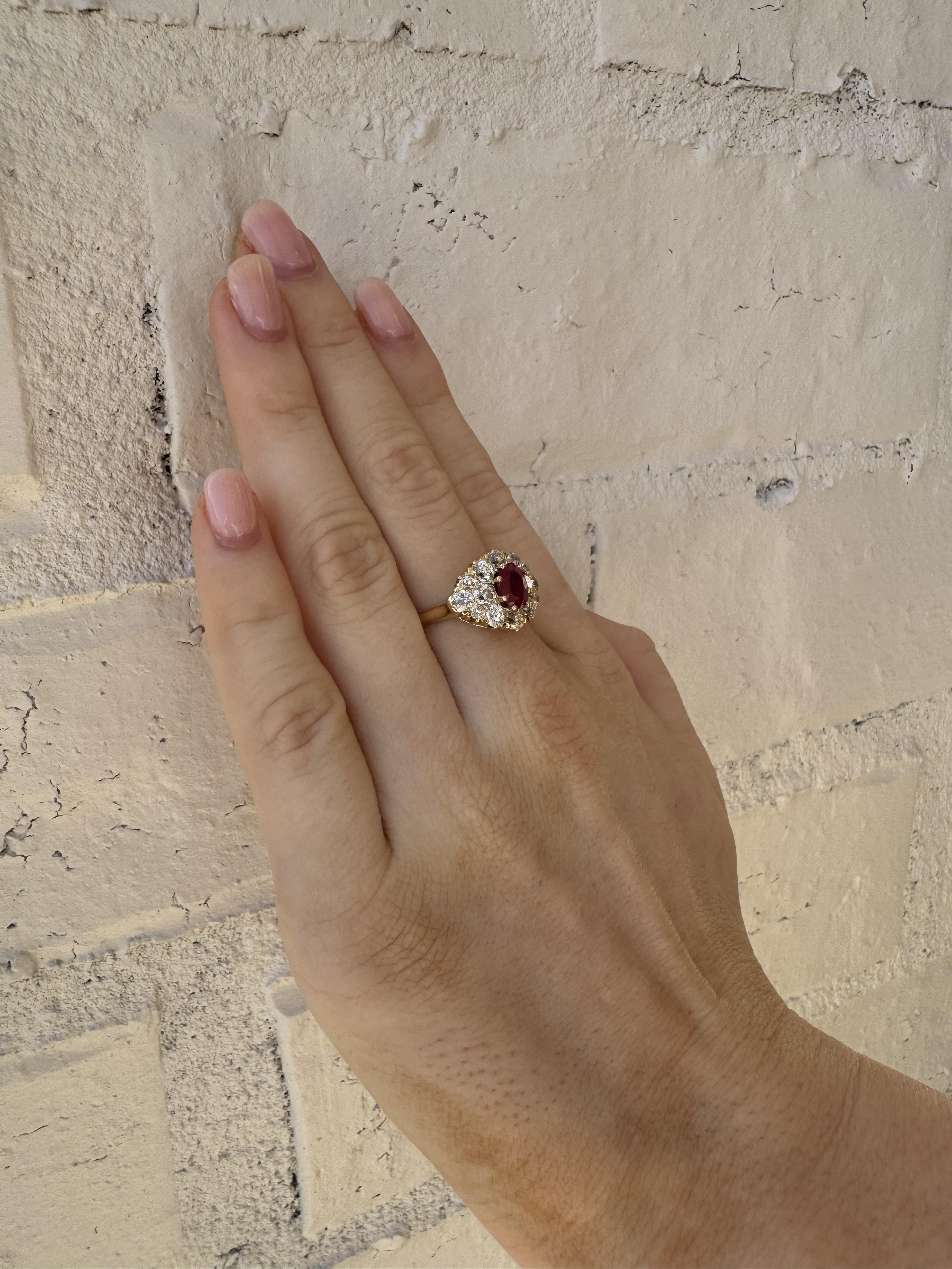 Weinlese-Rubin & Diamant-Cluster-Ring aus dem Viktorianischen Zeitalter im Zustand „Hervorragend“ im Angebot in Montgomery, AL