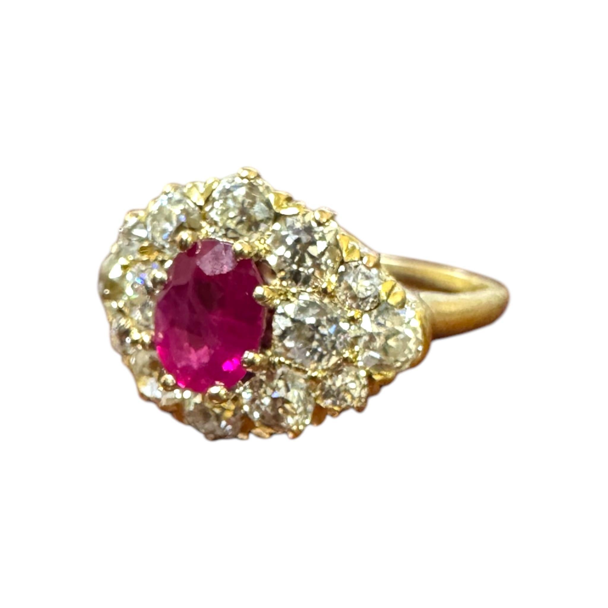 Weinlese-Rubin & Diamant-Cluster-Ring aus dem Viktorianischen Zeitalter im Angebot 1