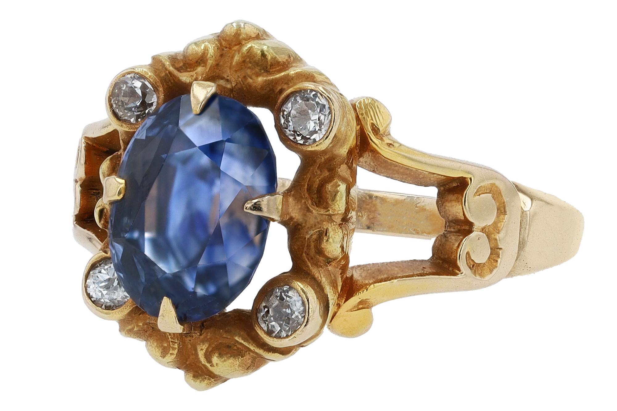 Vintage Victorian Oval Blue Sapphire Yellow Gold Filigree Engagement Ring In Good Condition For Sale In Santa Barbara, CA