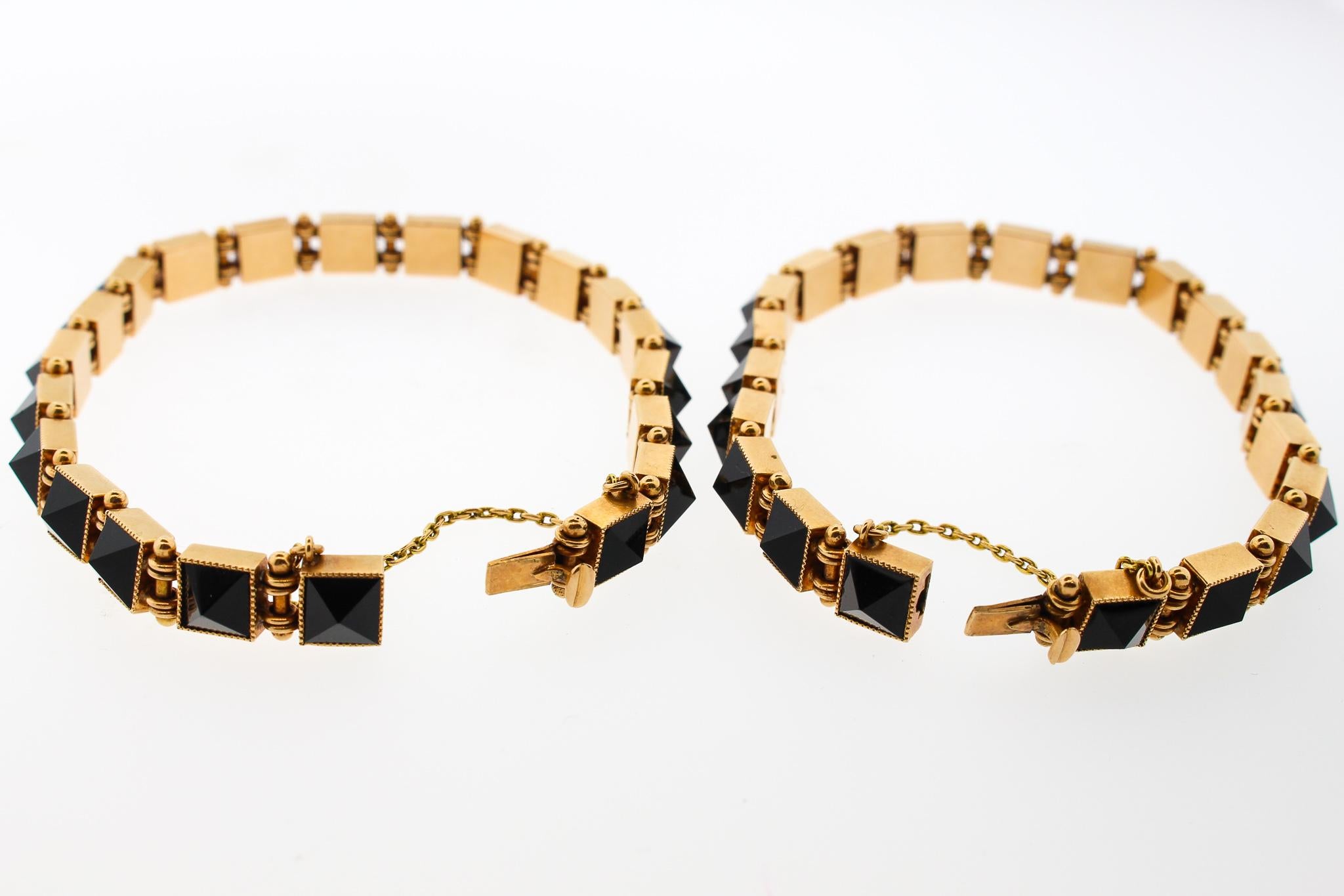 Late Victorian Vintage Victorian Pair of Pyramidal Onyx 14 Karat Gold Bracelets