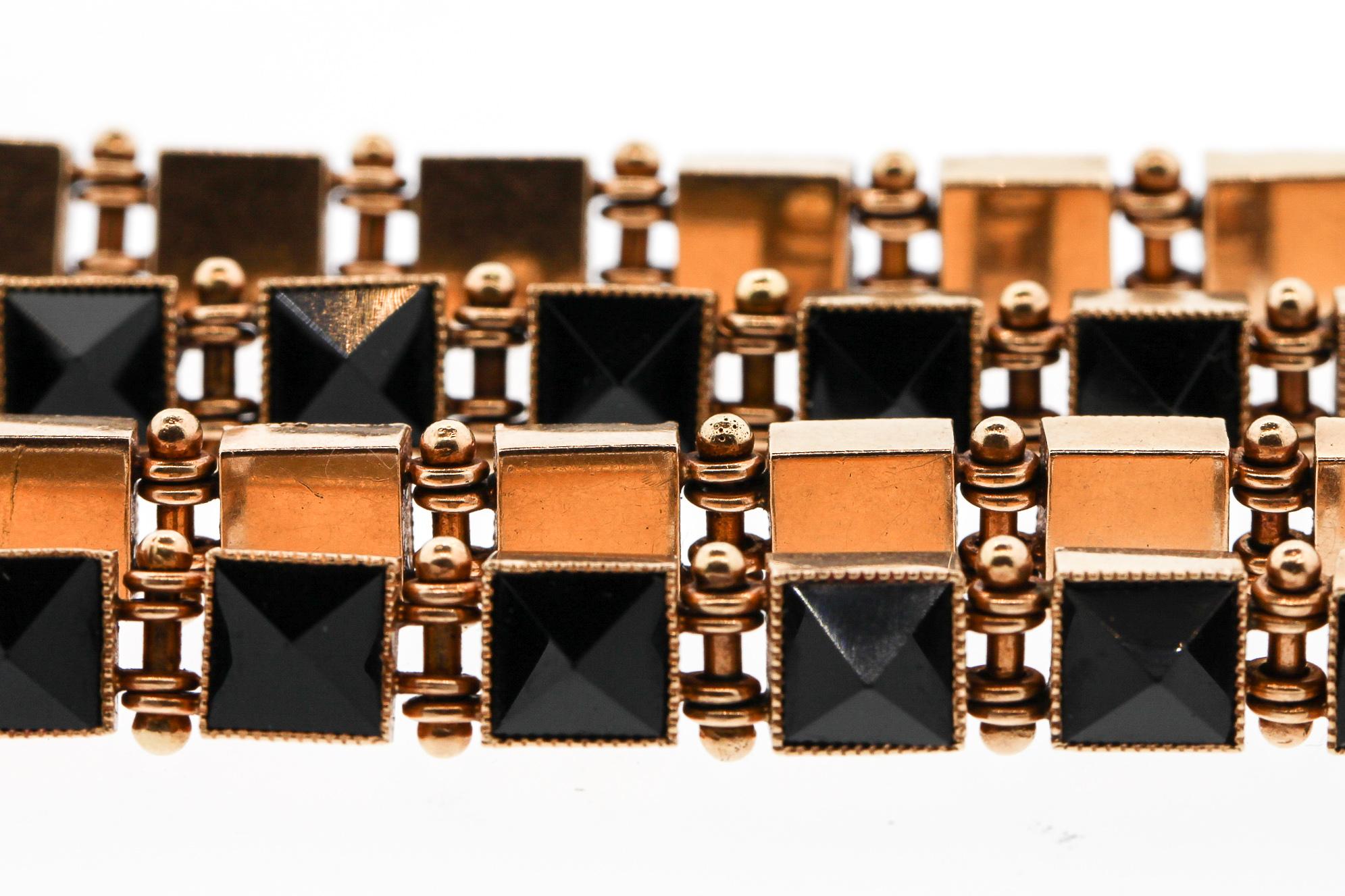 Women's or Men's Vintage Victorian Pair of Pyramidal Onyx 14 Karat Gold Bracelets