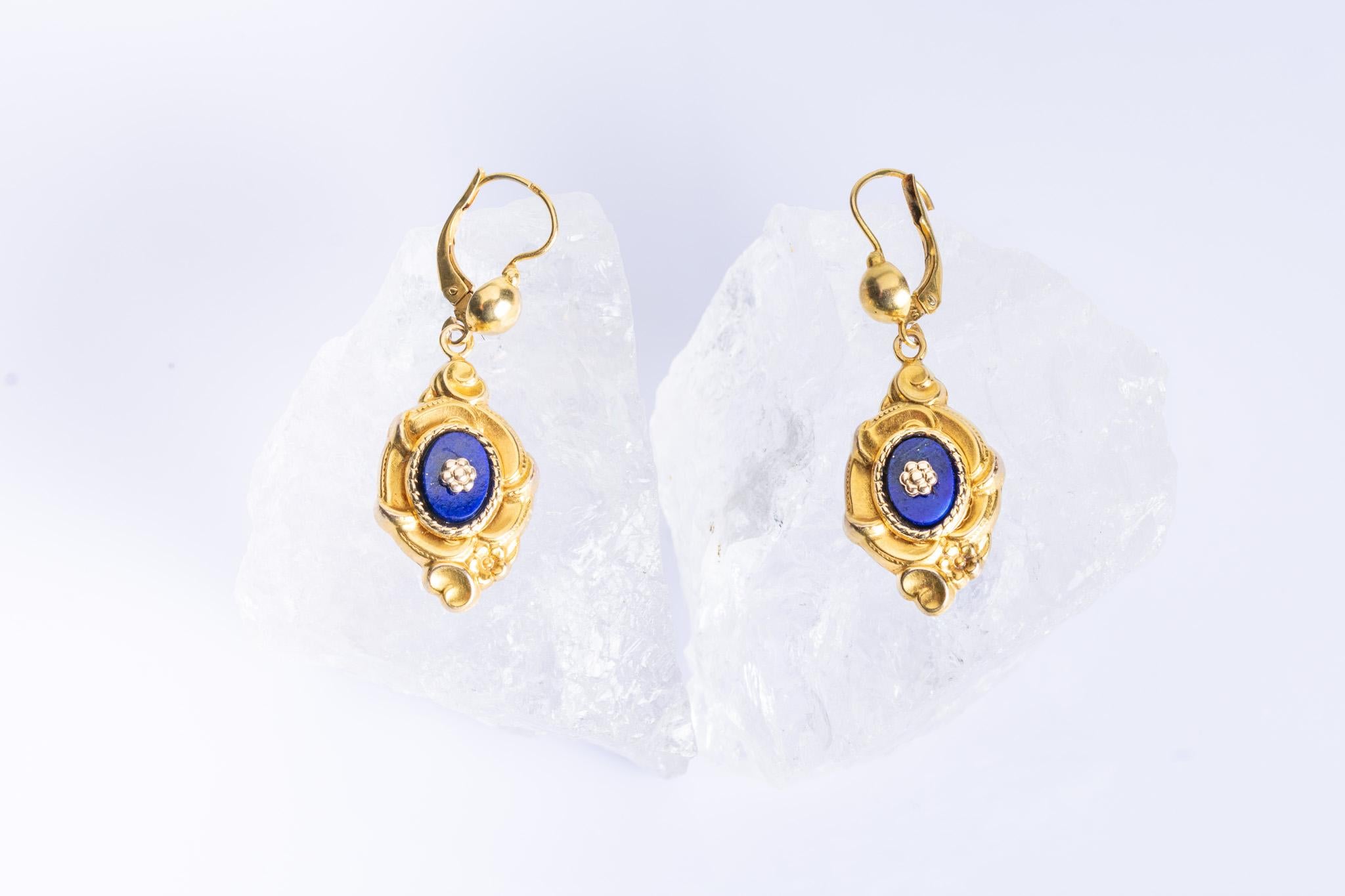 Cabochon Orecchini a goccia in oro 14 ct e lapislazzuli di epoca vittoriana in vendita
