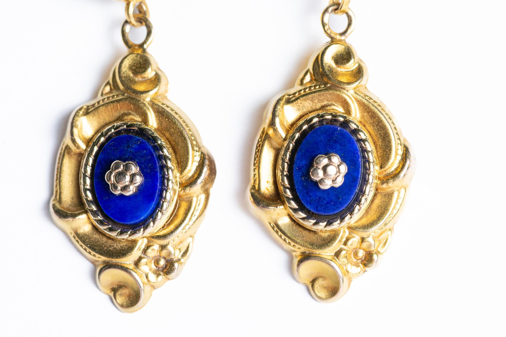 Orecchini a goccia in oro 14 ct e lapislazzuli di epoca vittoriana in vendita 3