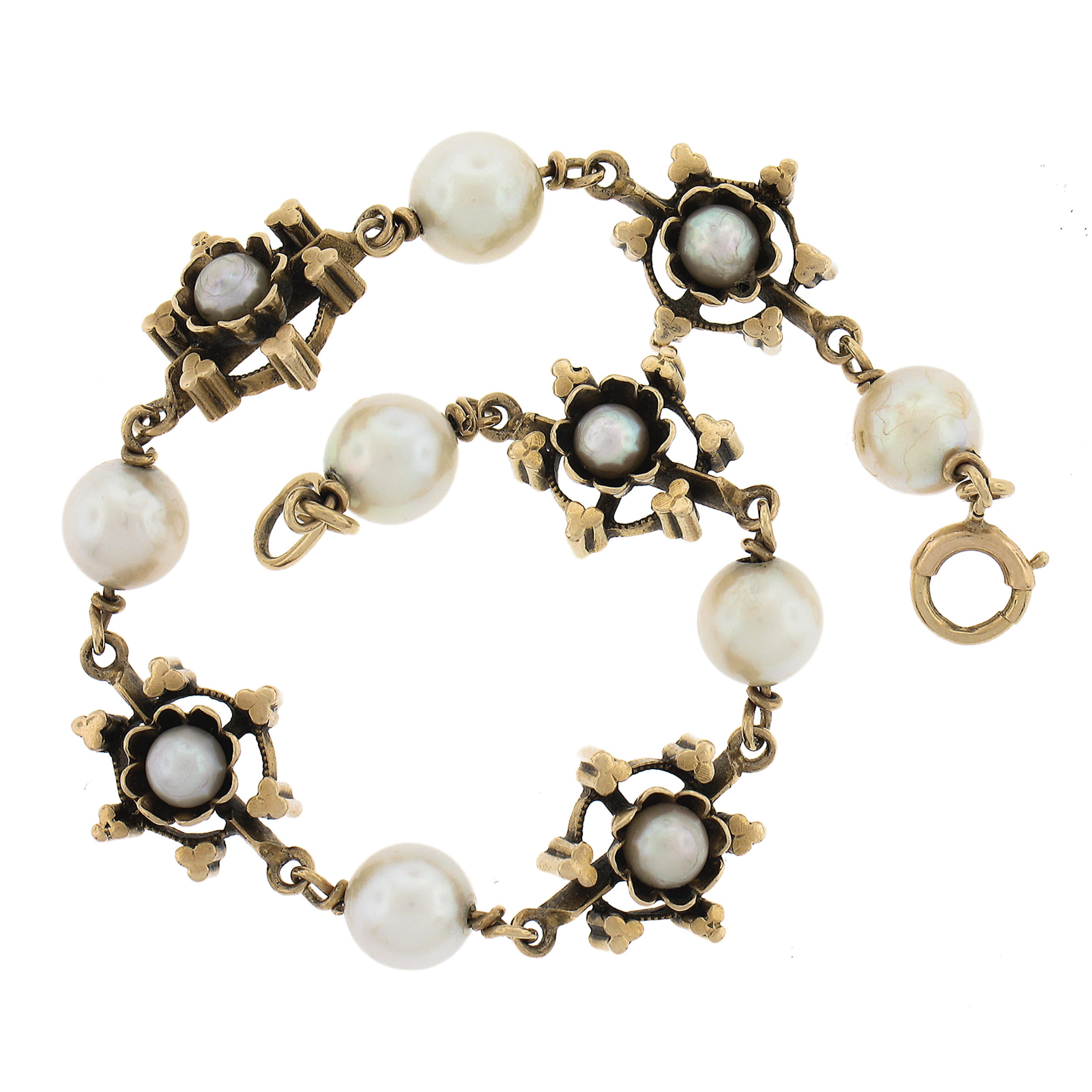 Vintage Victorian Revival 14k Yellow Gold Pearl Snowflake Floral Link Bracelet In Excellent Condition For Sale In Montclair, NJ