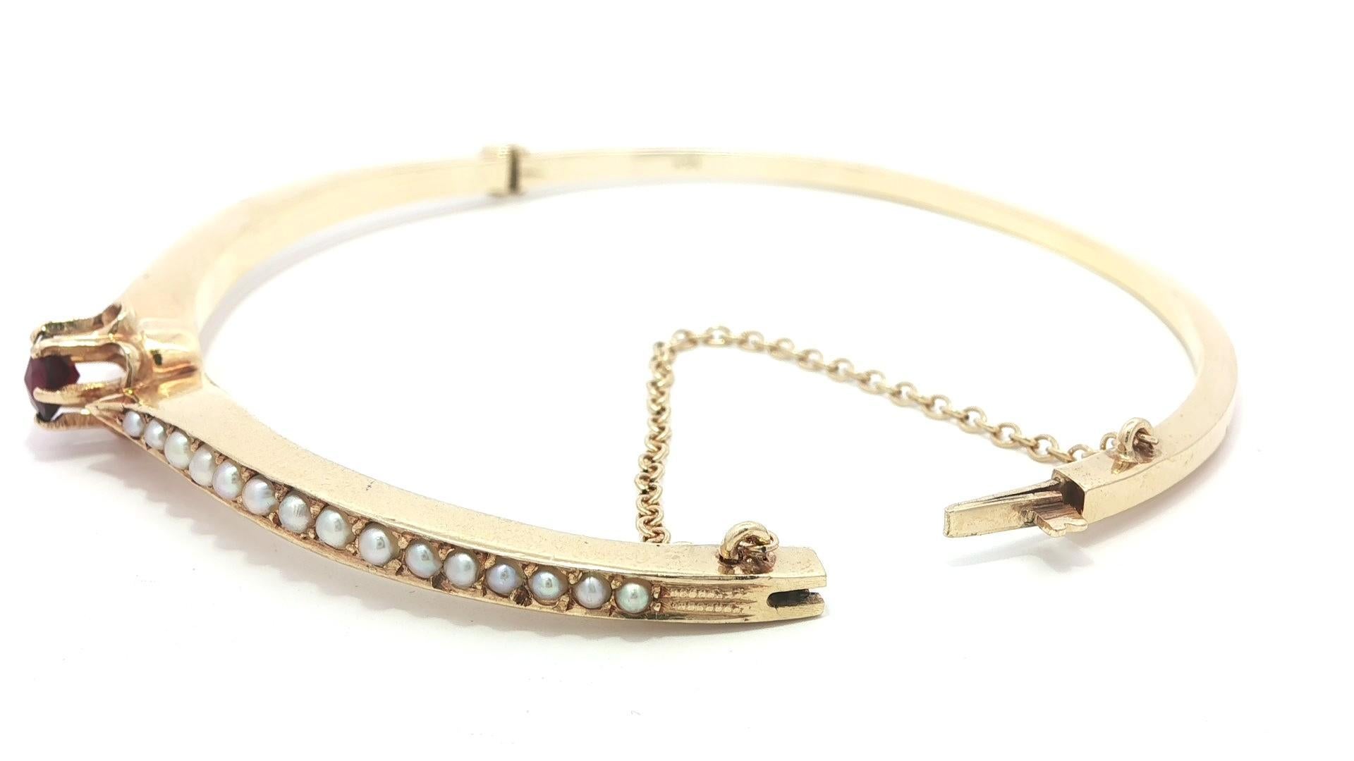 Pulsera brazalete abierta de oro amarillo con semillas de granate de la época victoriana en Bueno estado para la venta en Montclair, NJ