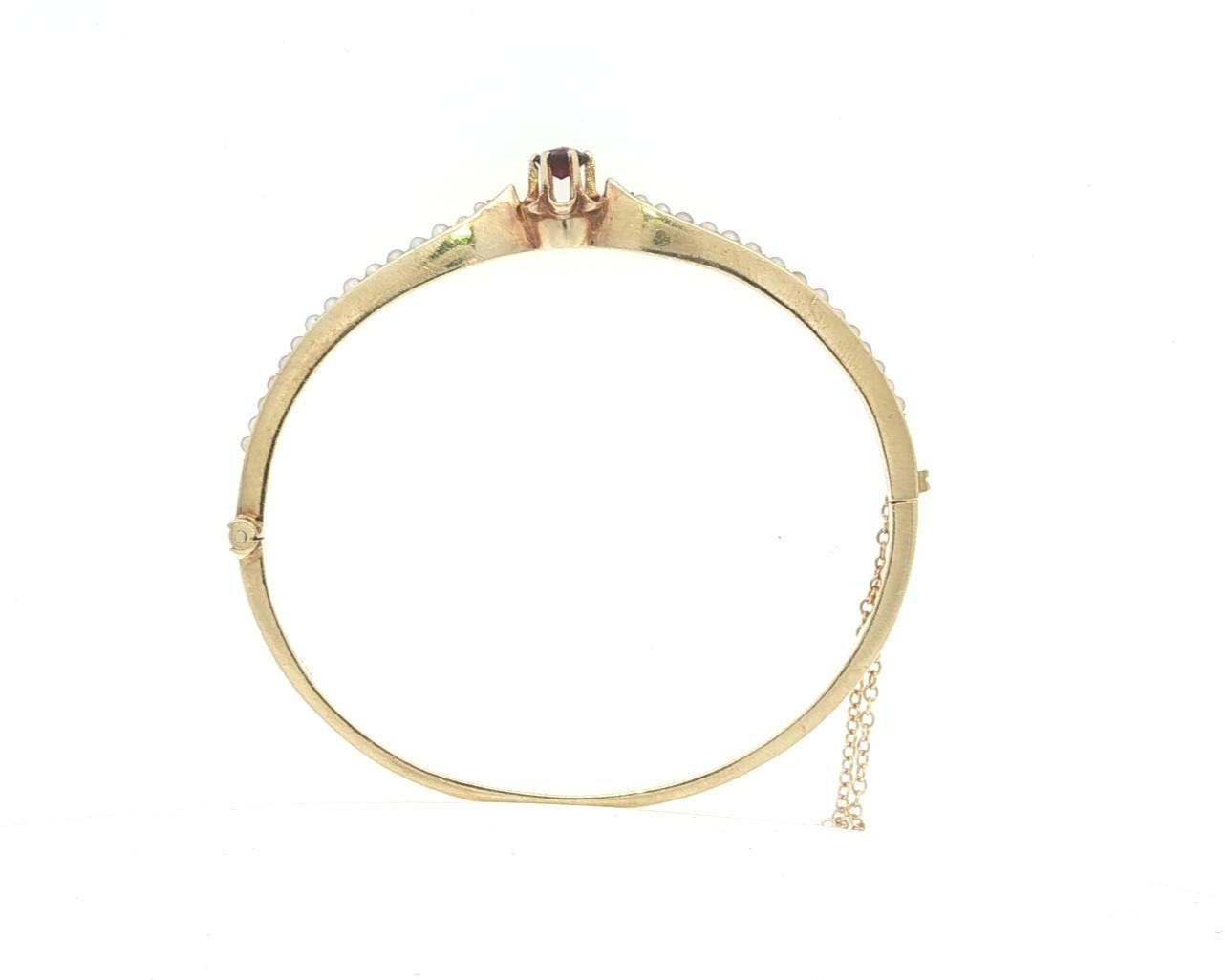 Pulsera brazalete abierta de oro amarillo con semillas de granate de la época victoriana en venta 1