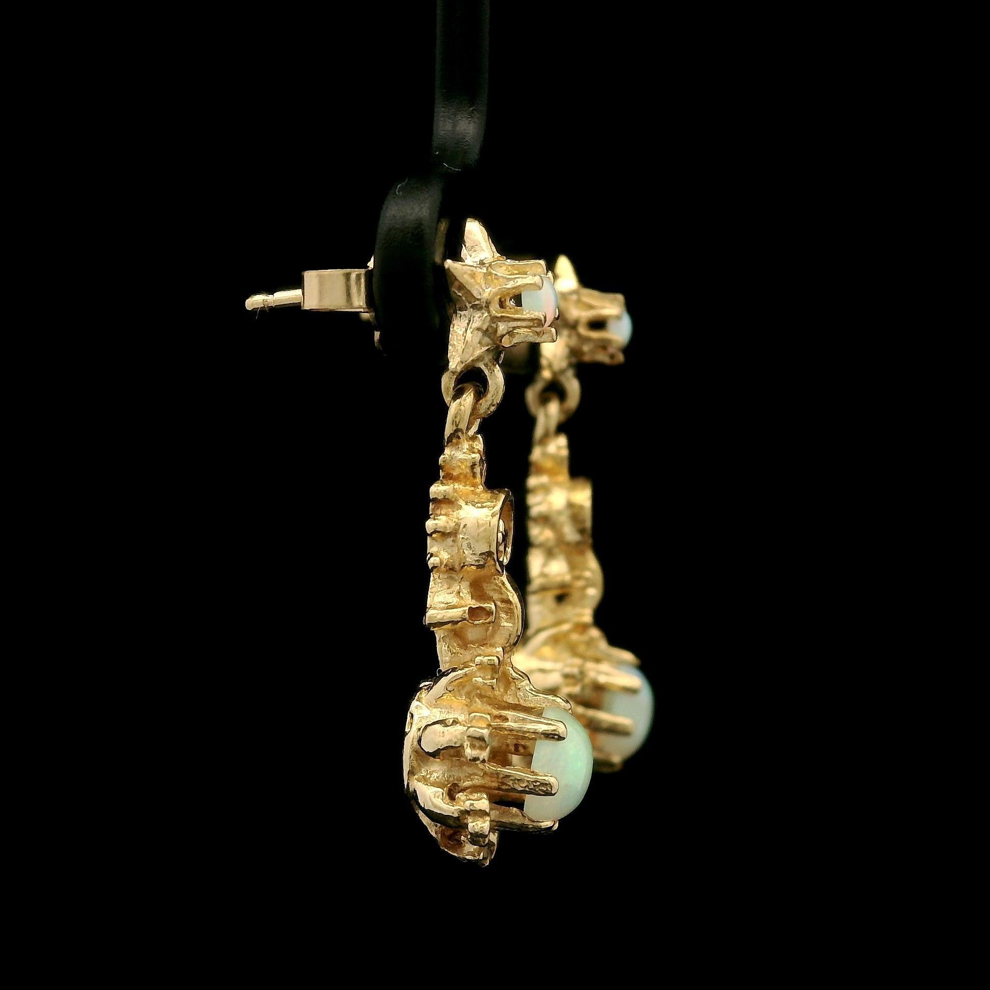 Boucles d'oreilles pendantes en or jaune avec opale ronde et étoile. en vente 6