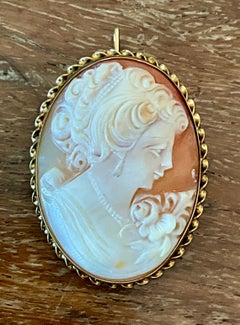 Vintage Victorian Shell Cameo Pendant Brooch