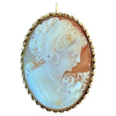 Vintage Victorian Shell Cameo Pendant Brooch