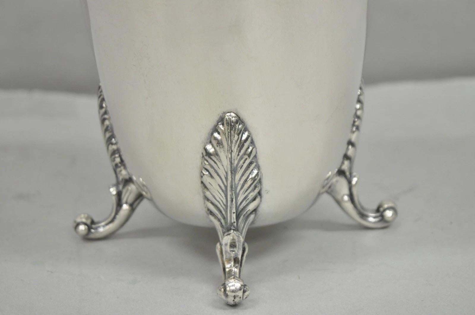 Vintage Victorian Silver Plated Bulbous Footed Water Pitcher w/ Handle by HS (Unbekannt) im Angebot