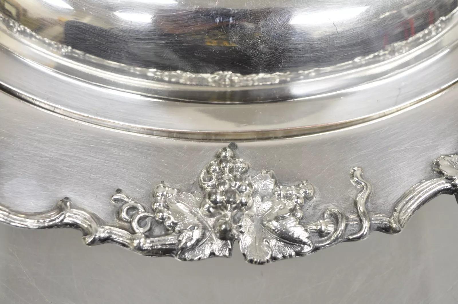 Plaqué argent Plat de service à légumes ovale couvert en métal argenté vintage victorien en vente