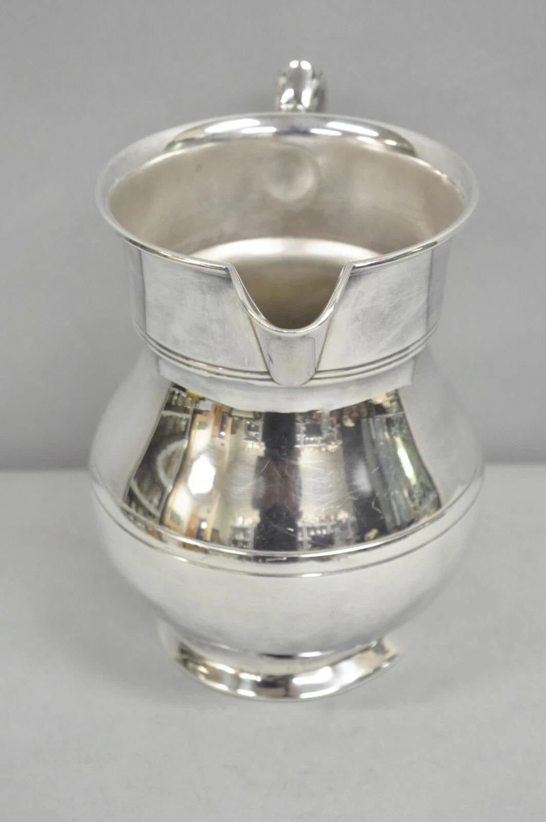 Victorien Vintage Victorian Silver Plated Pewter Bulbous Lemondade Water Pitcher (Pichet à eau) en vente