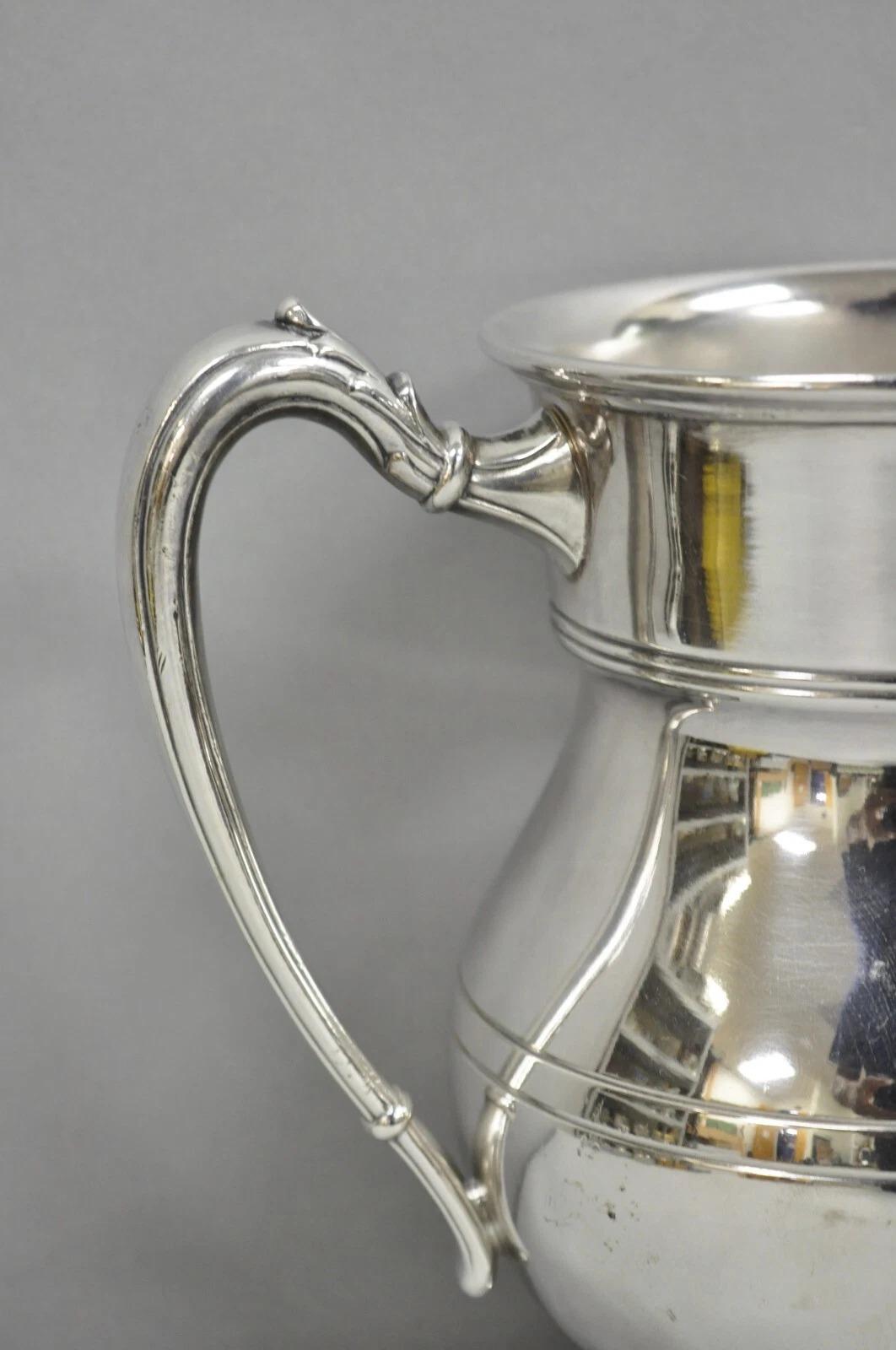 Inconnu Vintage Victorian Silver Plated Pewter Bulbous Lemondade Water Pitcher (Pichet à eau) en vente