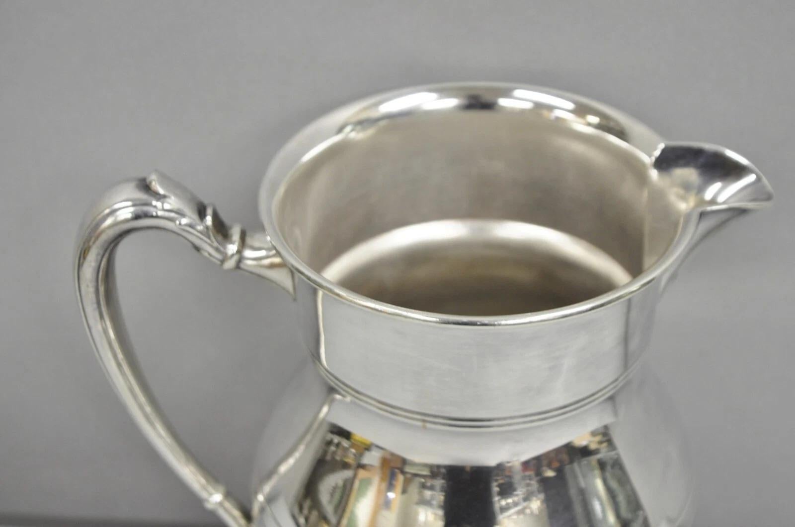 Plaqué argent Vintage Victorian Silver Plated Pewter Bulbous Lemondade Water Pitcher (Pichet à eau) en vente