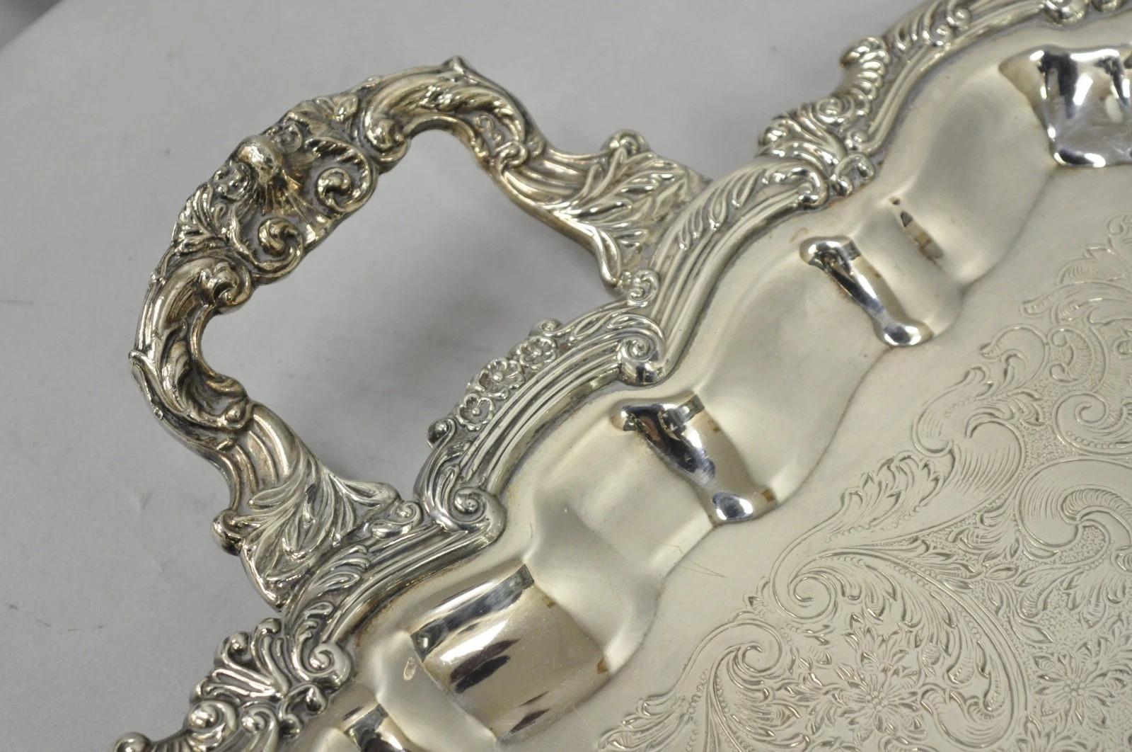 Vassoio da bar d'epoca vittoriano placcato in argento a due manici rettangolari con piedini In condizioni buone in vendita a Philadelphia, PA