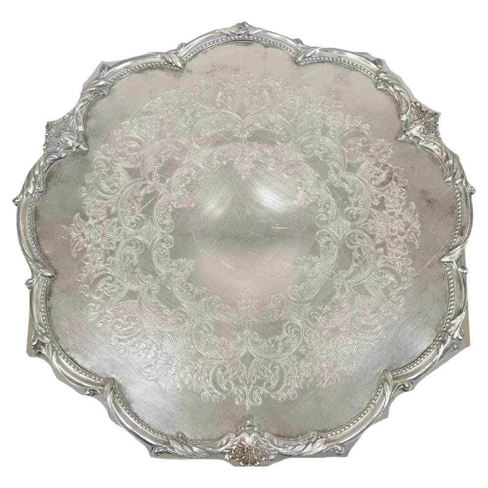 Plato redondo con borde festoneado chapado en plata de la época victoriana Bandeja de servir