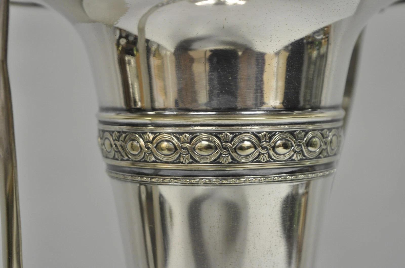 Placcato argento Vaso vittoriano d'epoca a tromba placcato in argento con manico reticolato in vendita