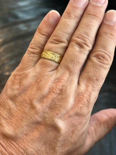 Vintage Victorian Style 7mm Wedding Band in 14K Gold, Leaf Pattern with Milgrain