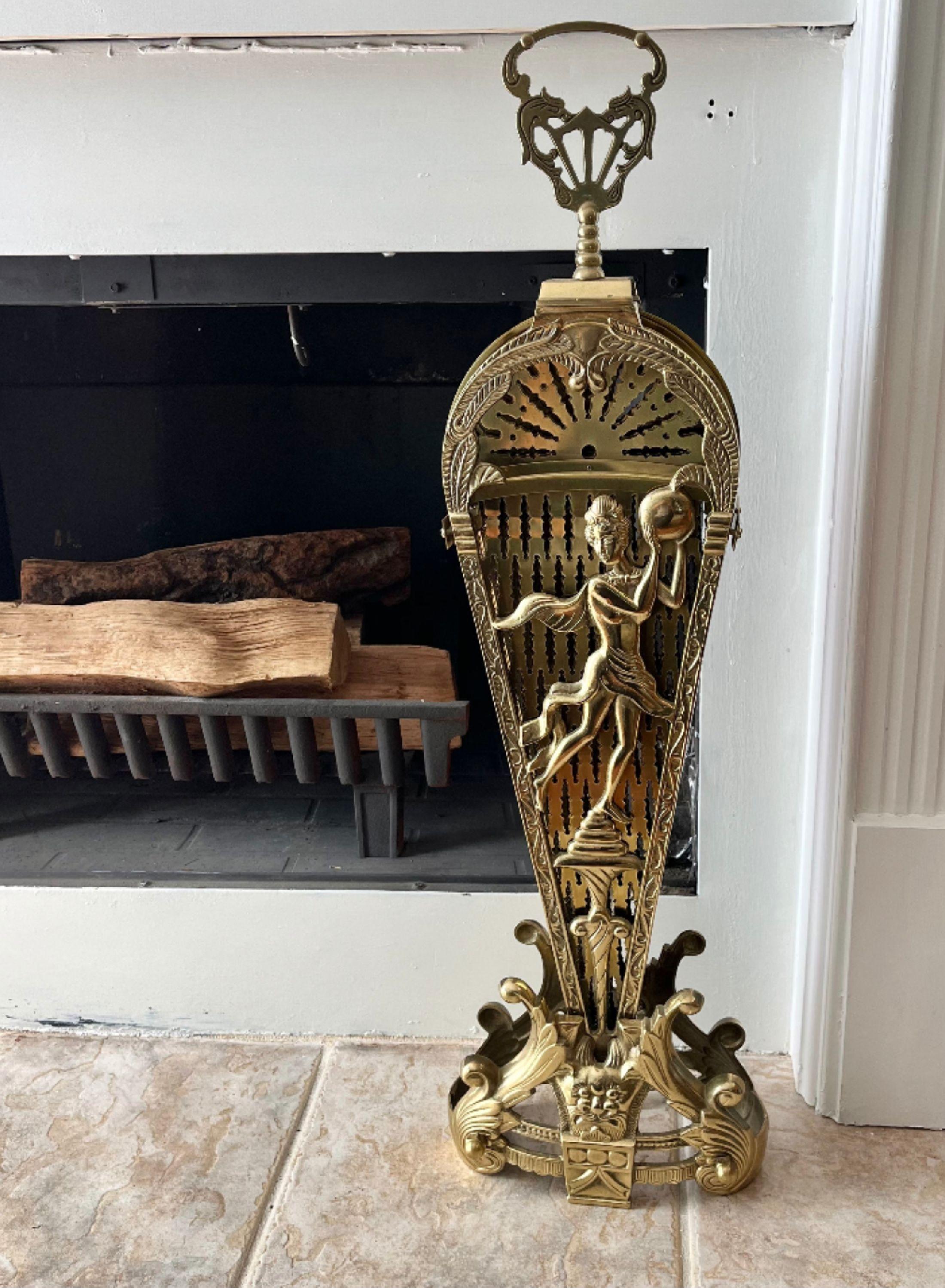 20ième siècle Paravent de cheminée en laiton avec paon, de style vintage et victorien